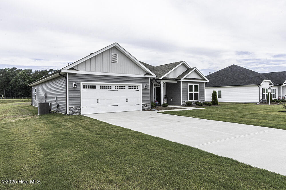 5044 Golden Willow Drive Property Photo 4