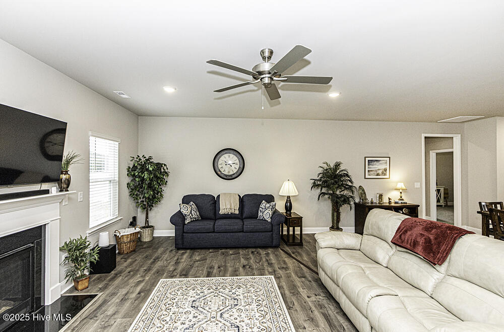 5044 Golden Willow Drive Property Photo 17