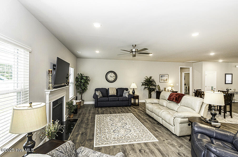 5044 Golden Willow Drive Property Photo 18