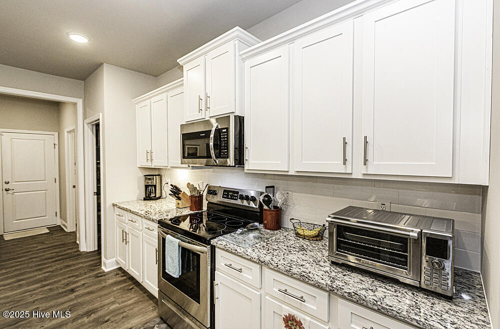 5044 Golden Willow Drive Property Photo 34