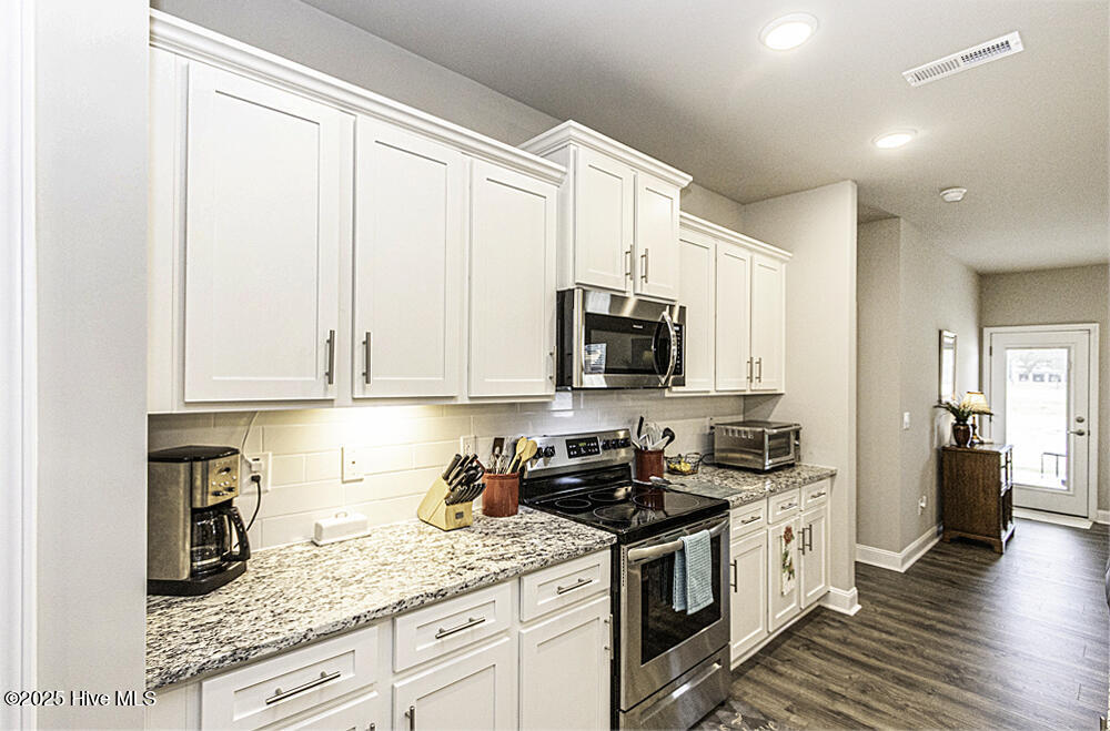 5044 Golden Willow Drive Property Photo 35