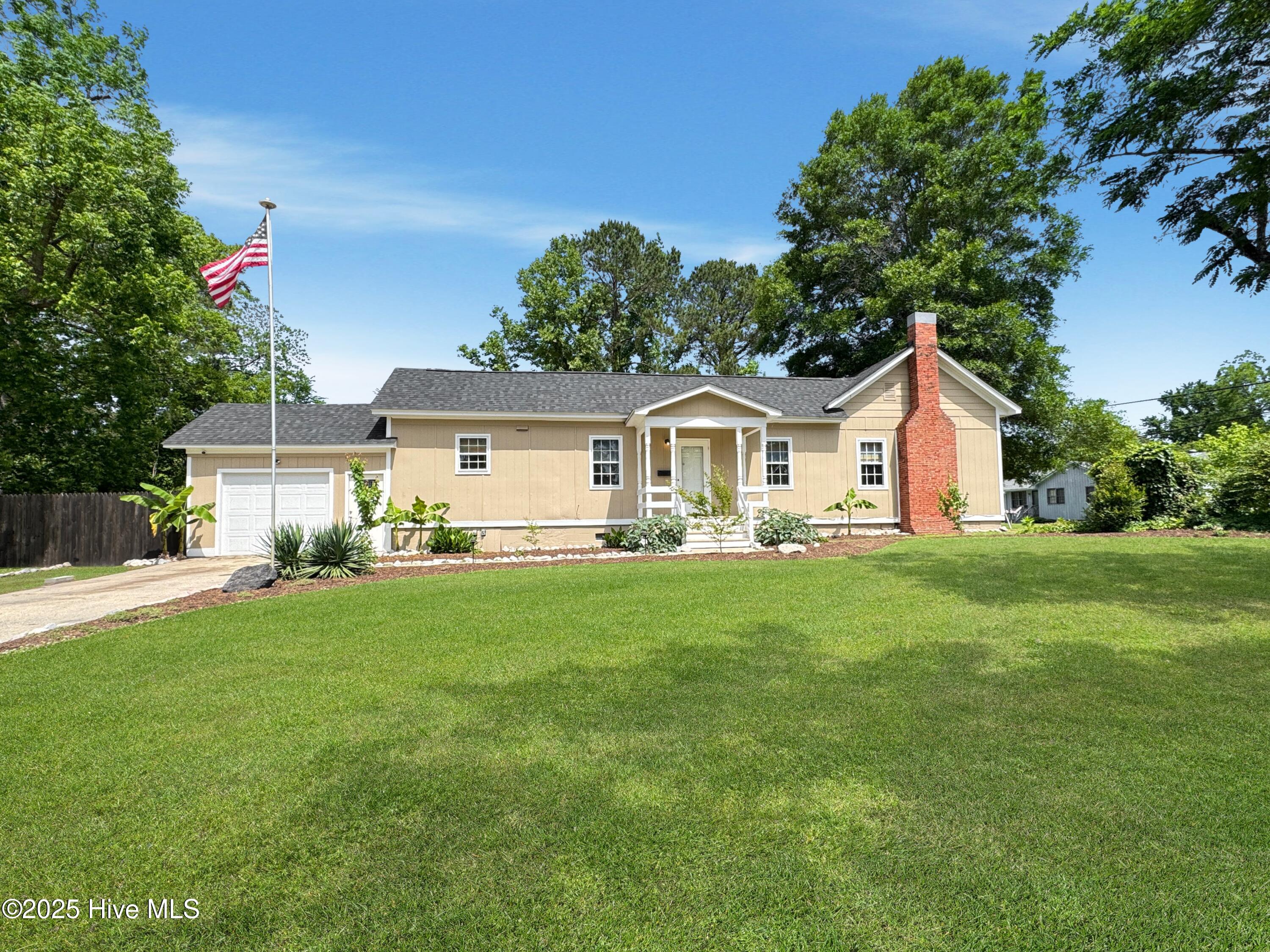 402 Warren Street Property Photo