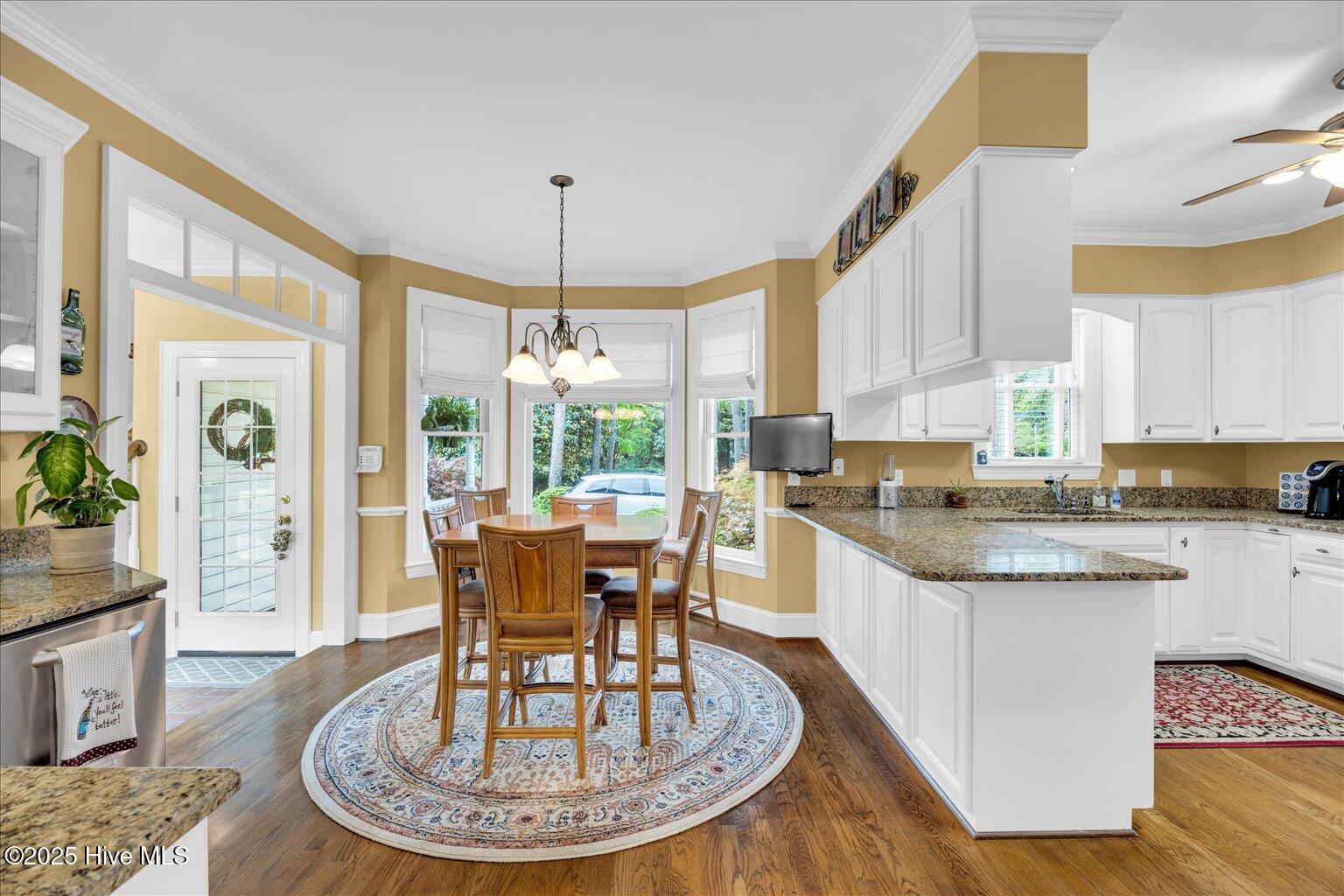 2313 New Orleans Place Property Photo 8