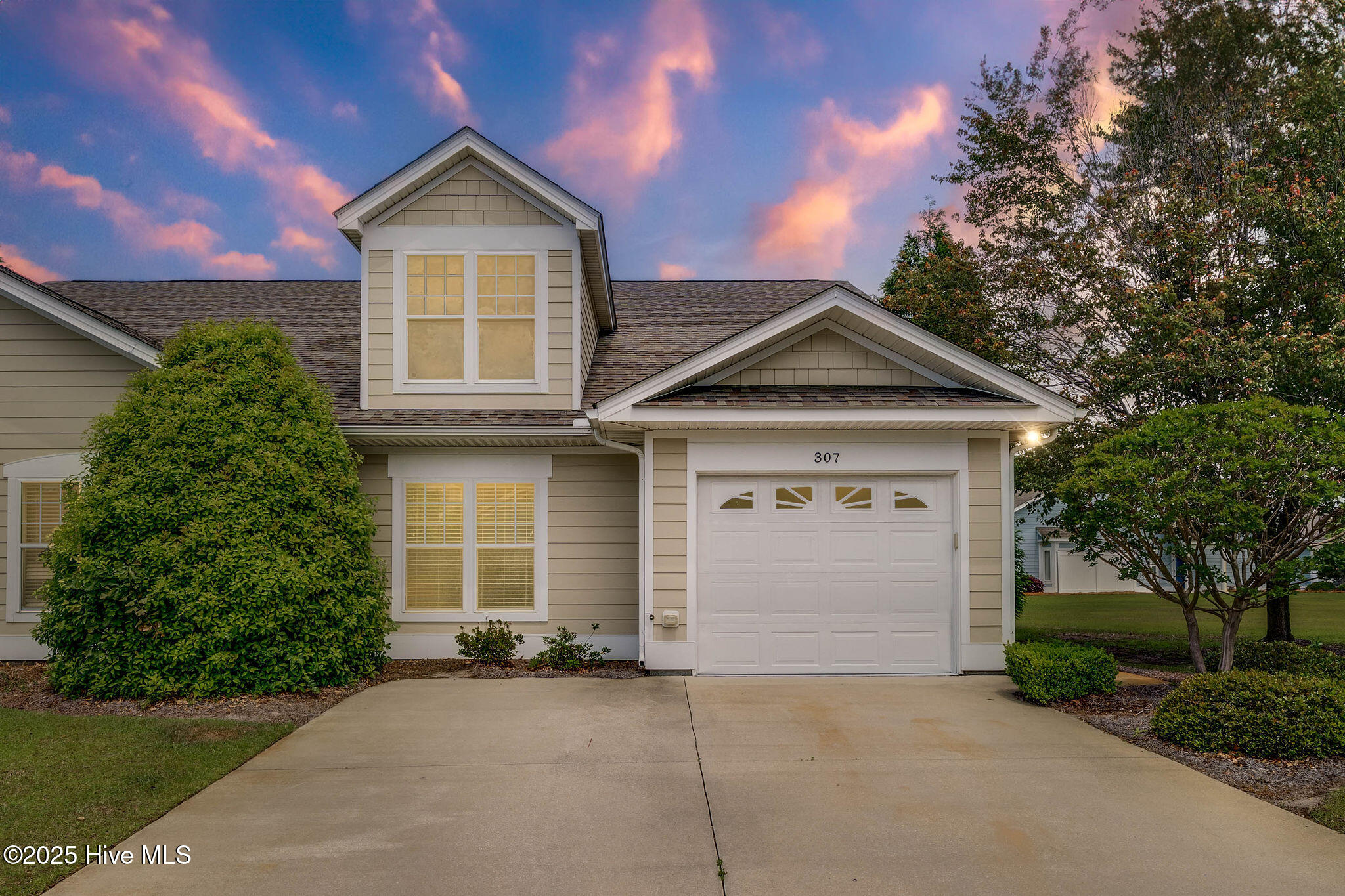 307 Sweetwater Cove Property Photo
