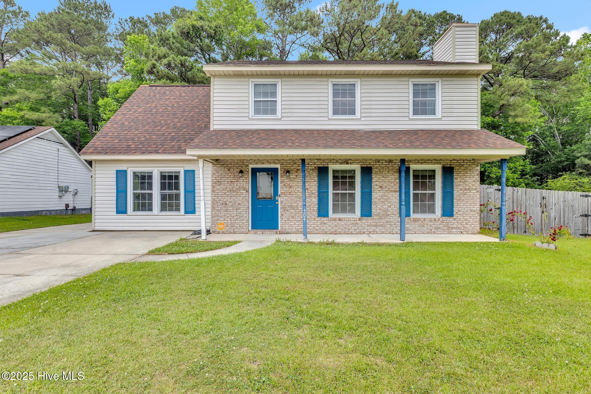 304 Pebble Lane Property Photo