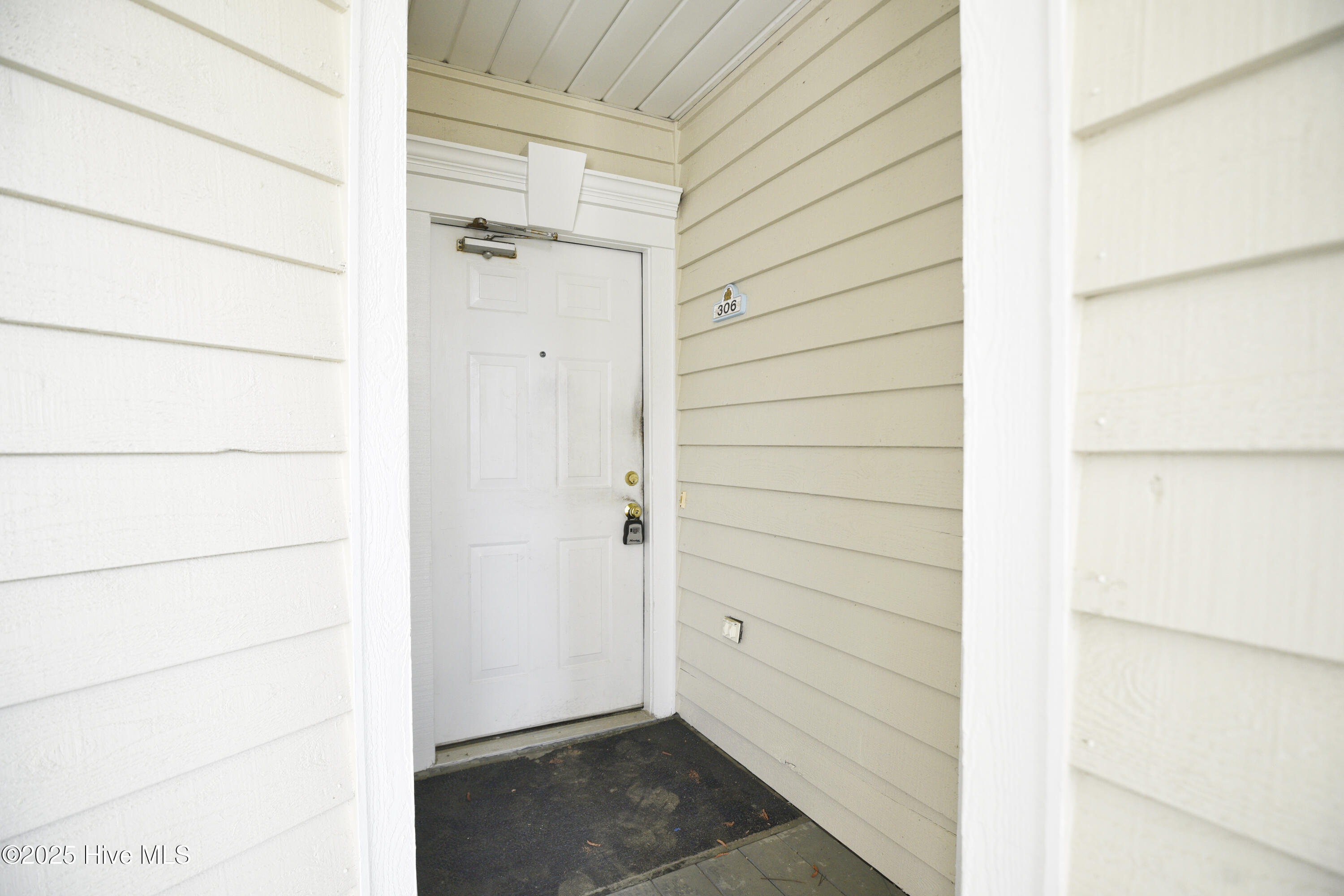 330 S Middleton Drive Unit 306 Property Photo 2