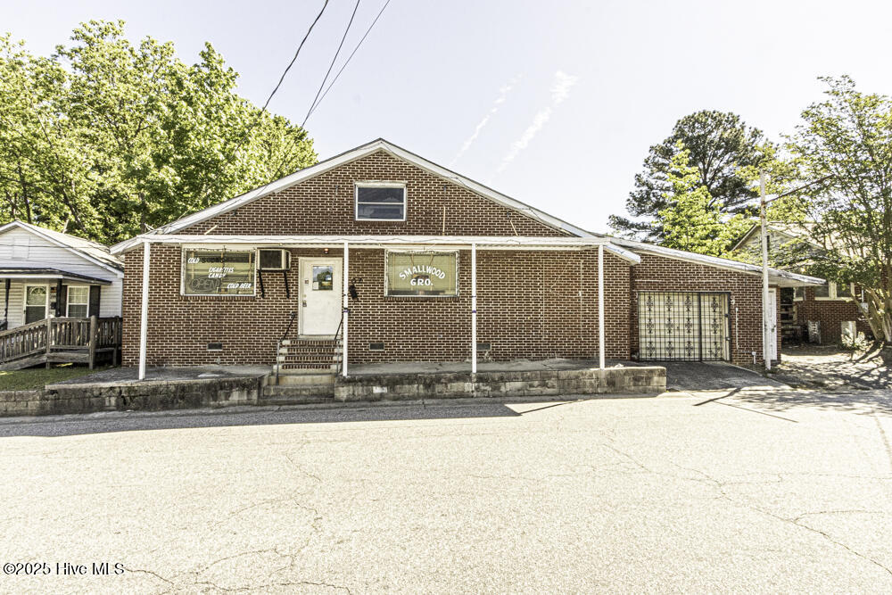 102 Roberson Street Property Photo