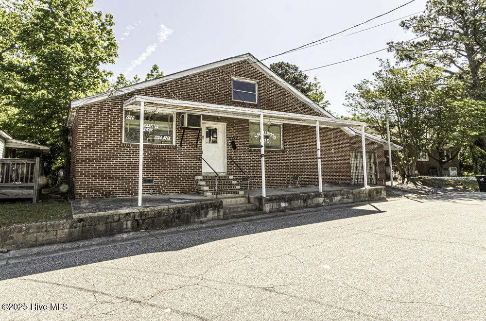 102 Roberson Street Property Photo 2