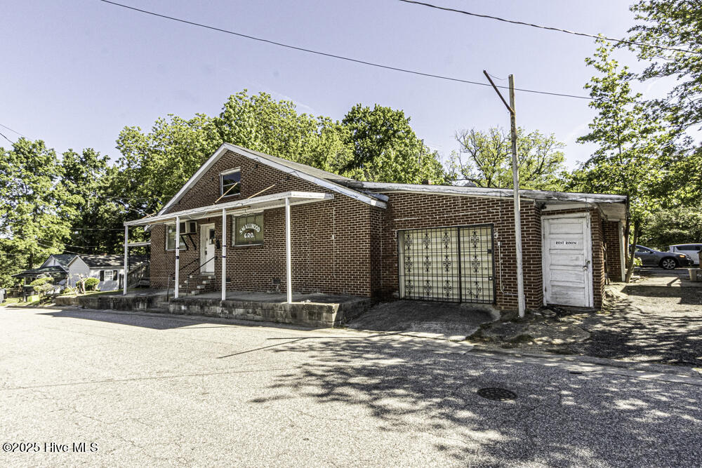 102 Roberson Street Property Photo 3