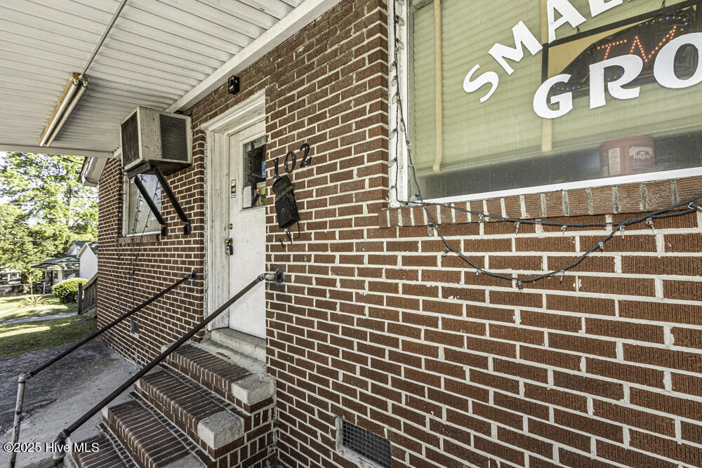 102 Roberson Street Property Photo 5