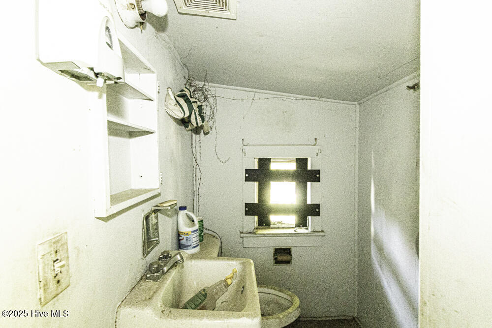 102 Roberson Street Property Photo 31