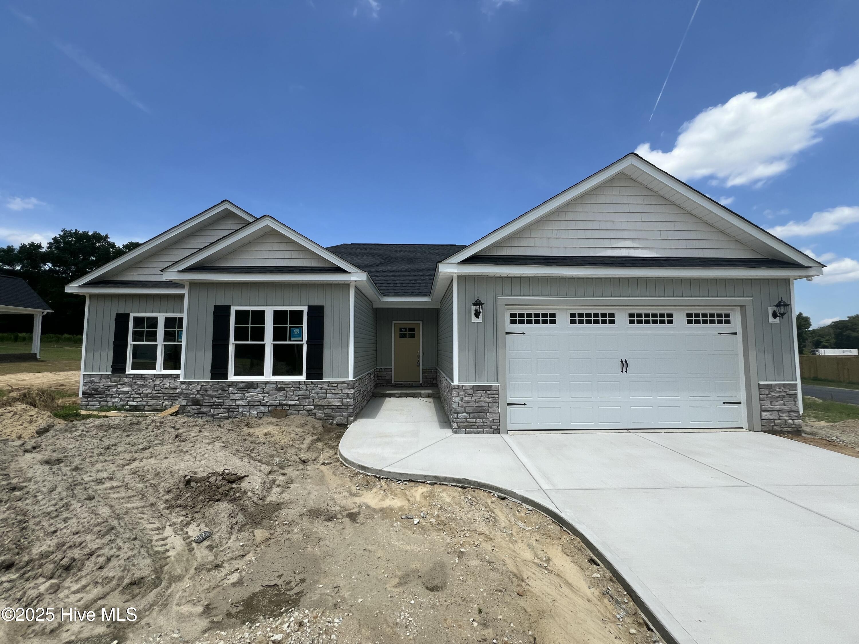 215 Creeks Edge Drive Property Photo 1