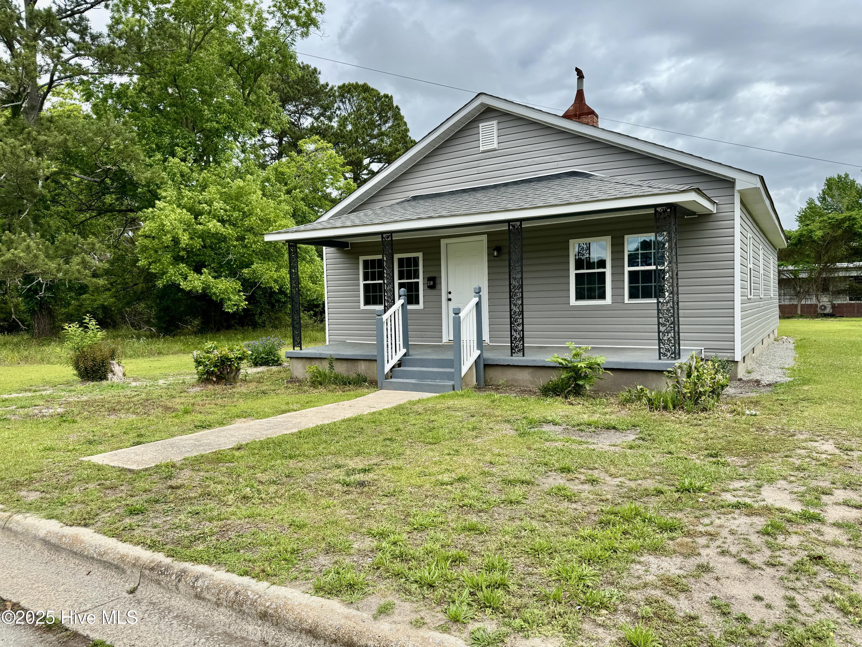 210 Faulk Street Property Photo