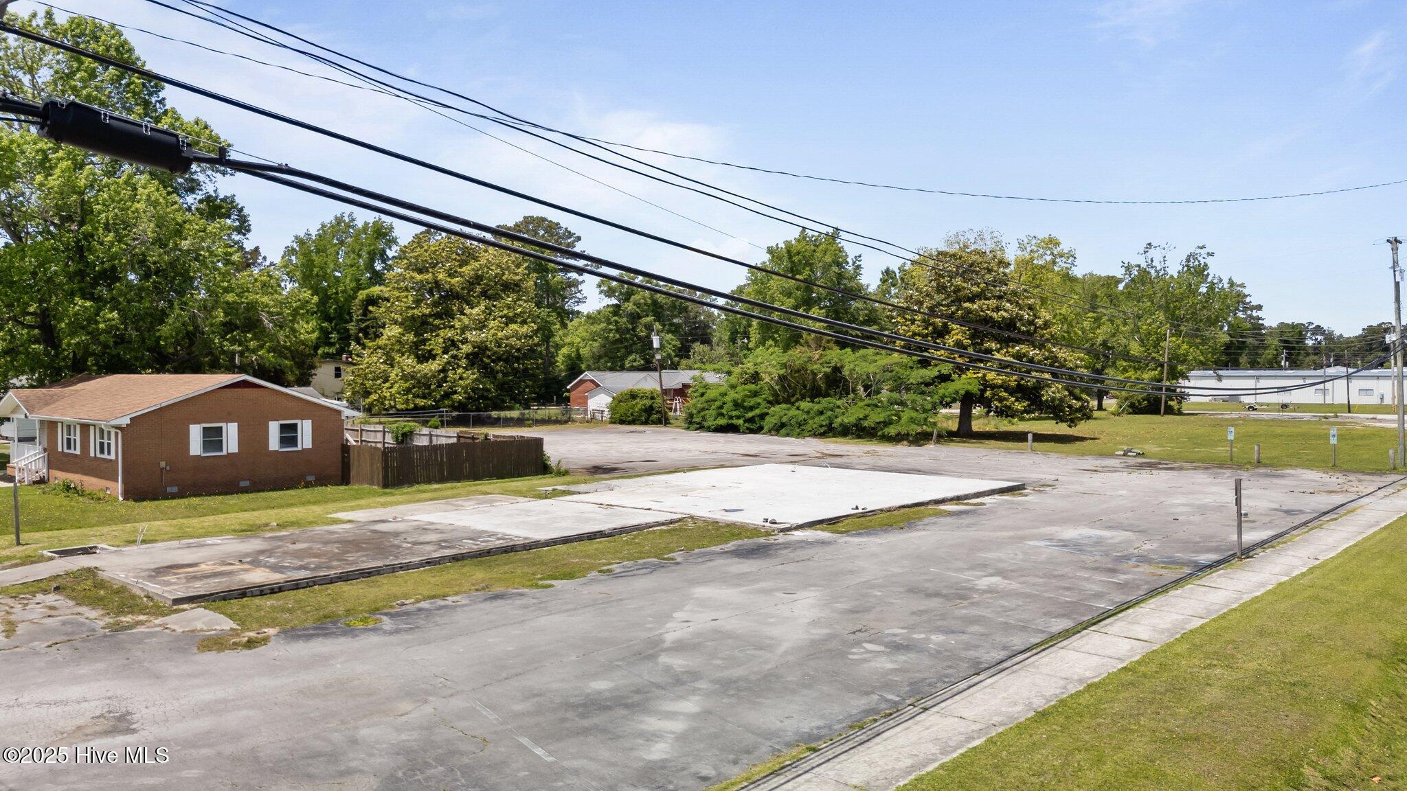 916 E Main Street Property Photo 10