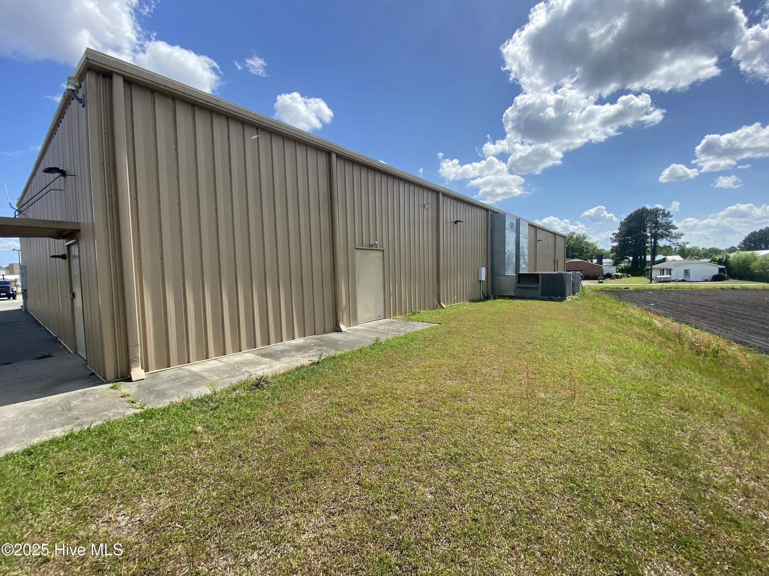 1013 Us 264 Property Photo 10