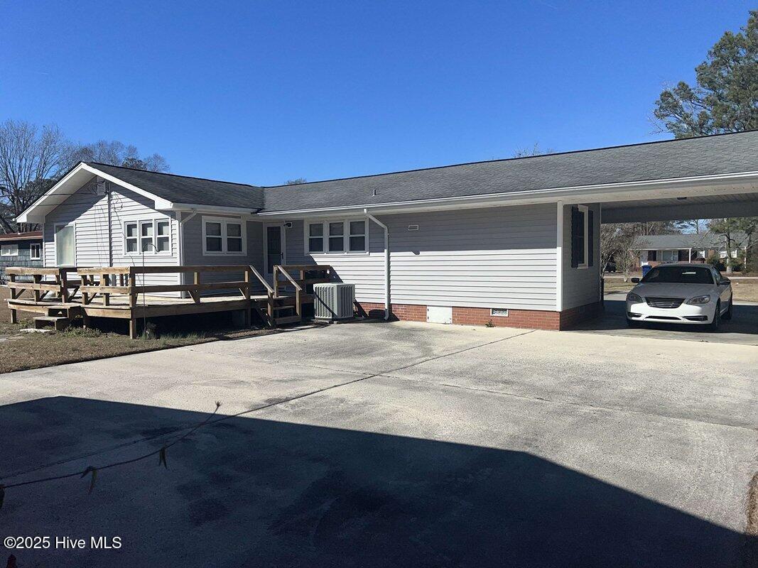 215 Nunn Street Property Photo 2
