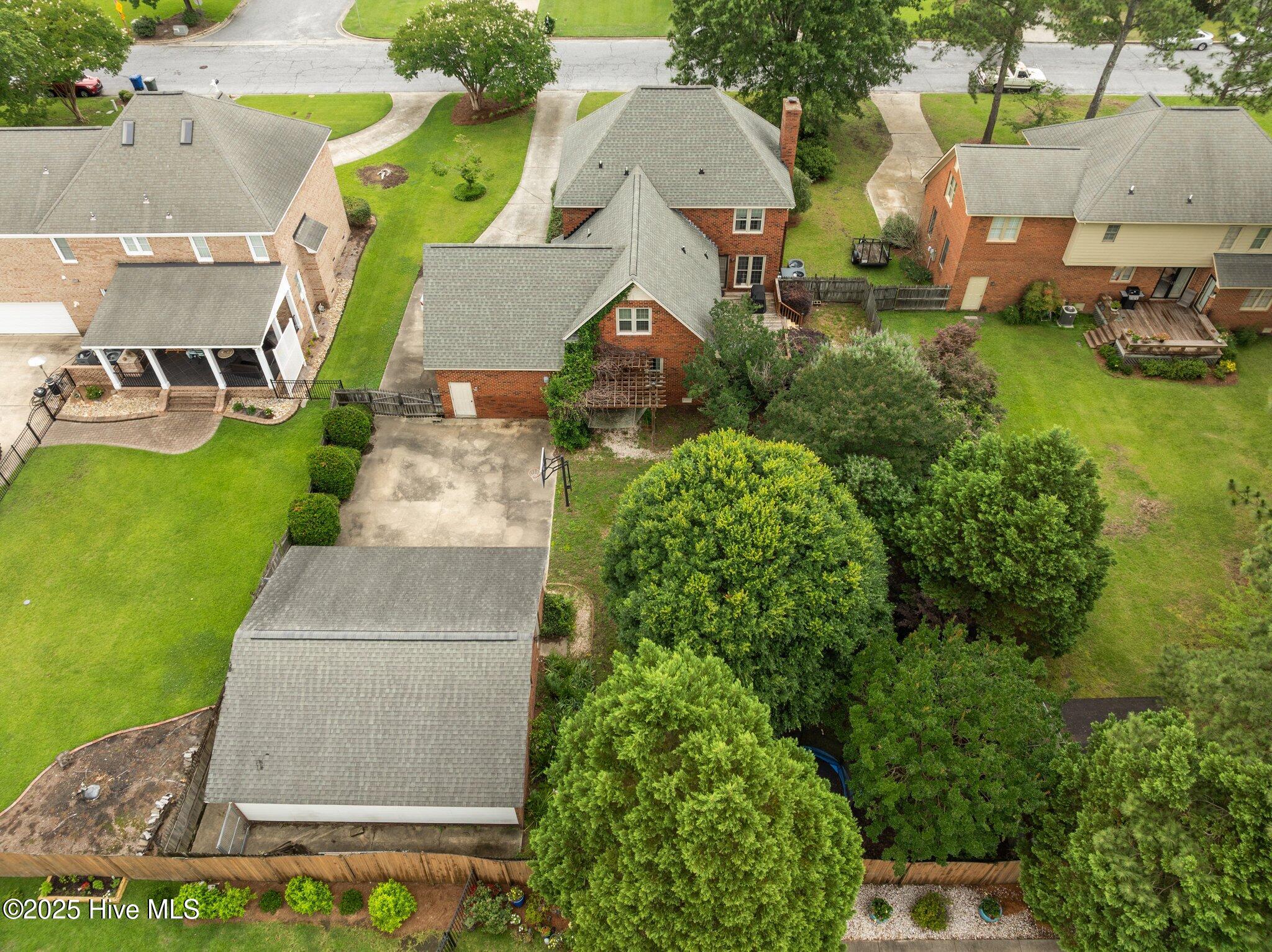 1702 Woodwind Drive Property Photo 5