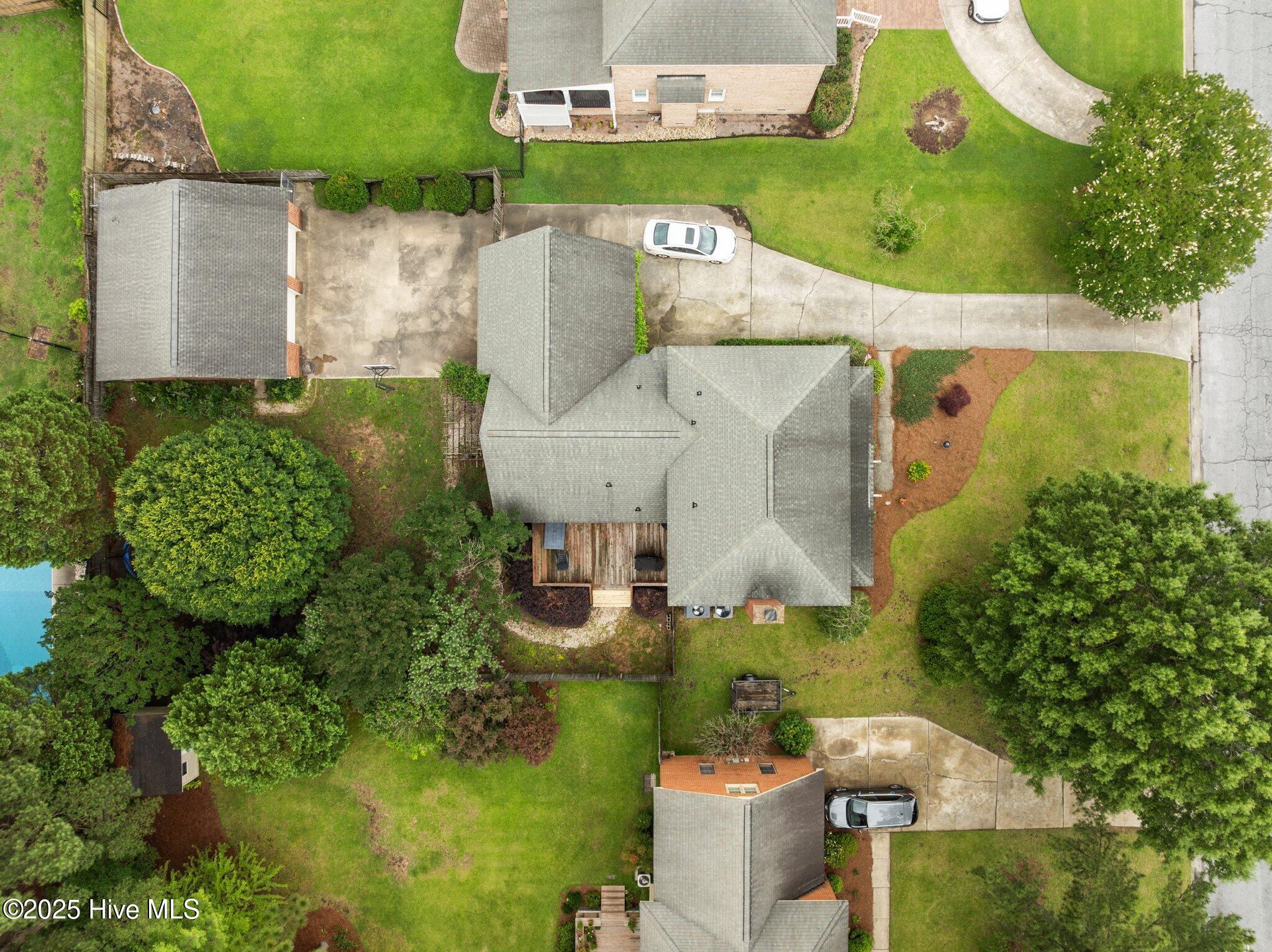 1702 Woodwind Drive Property Photo 6