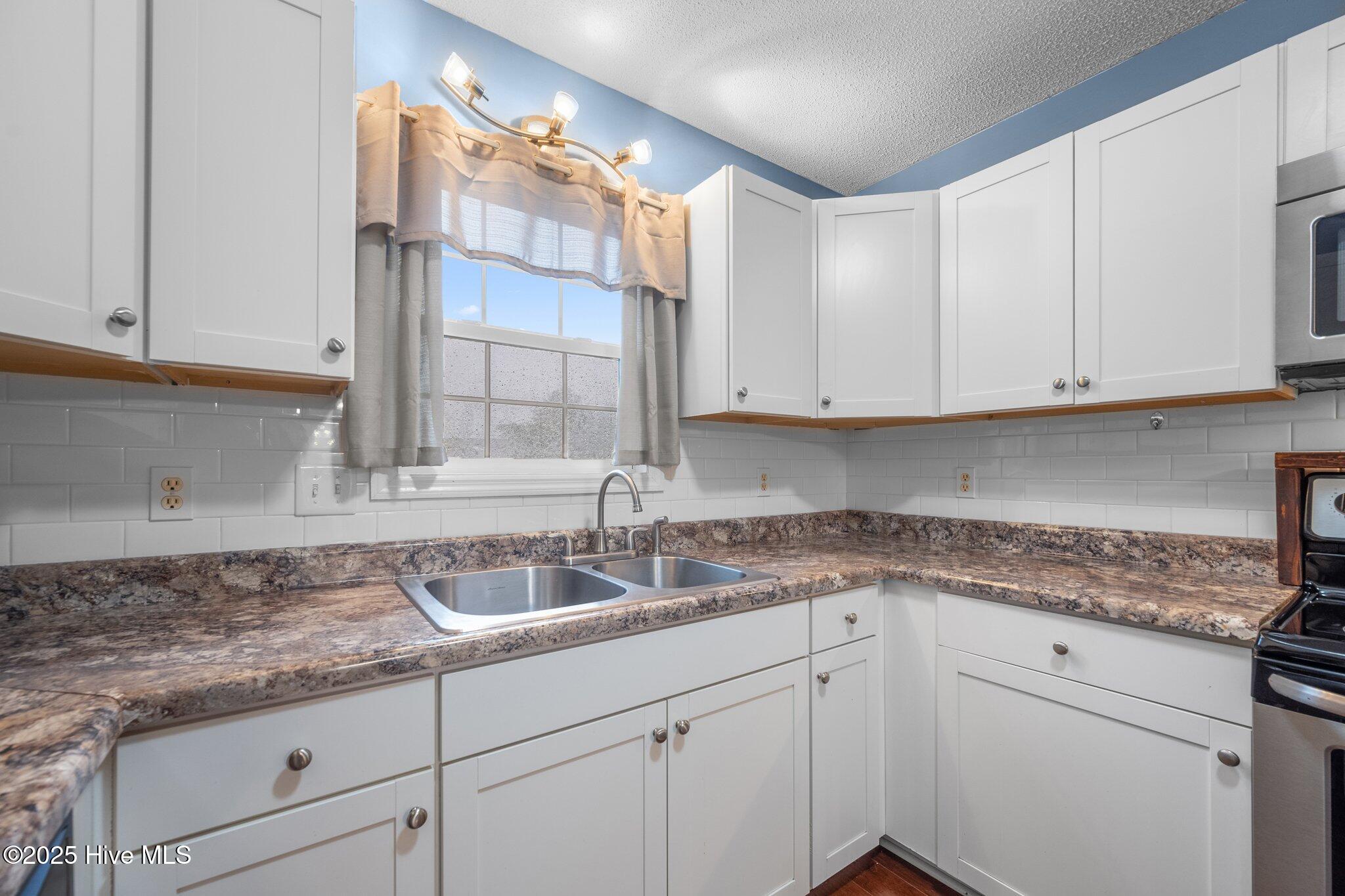302 Mertz Court Property Photo 23