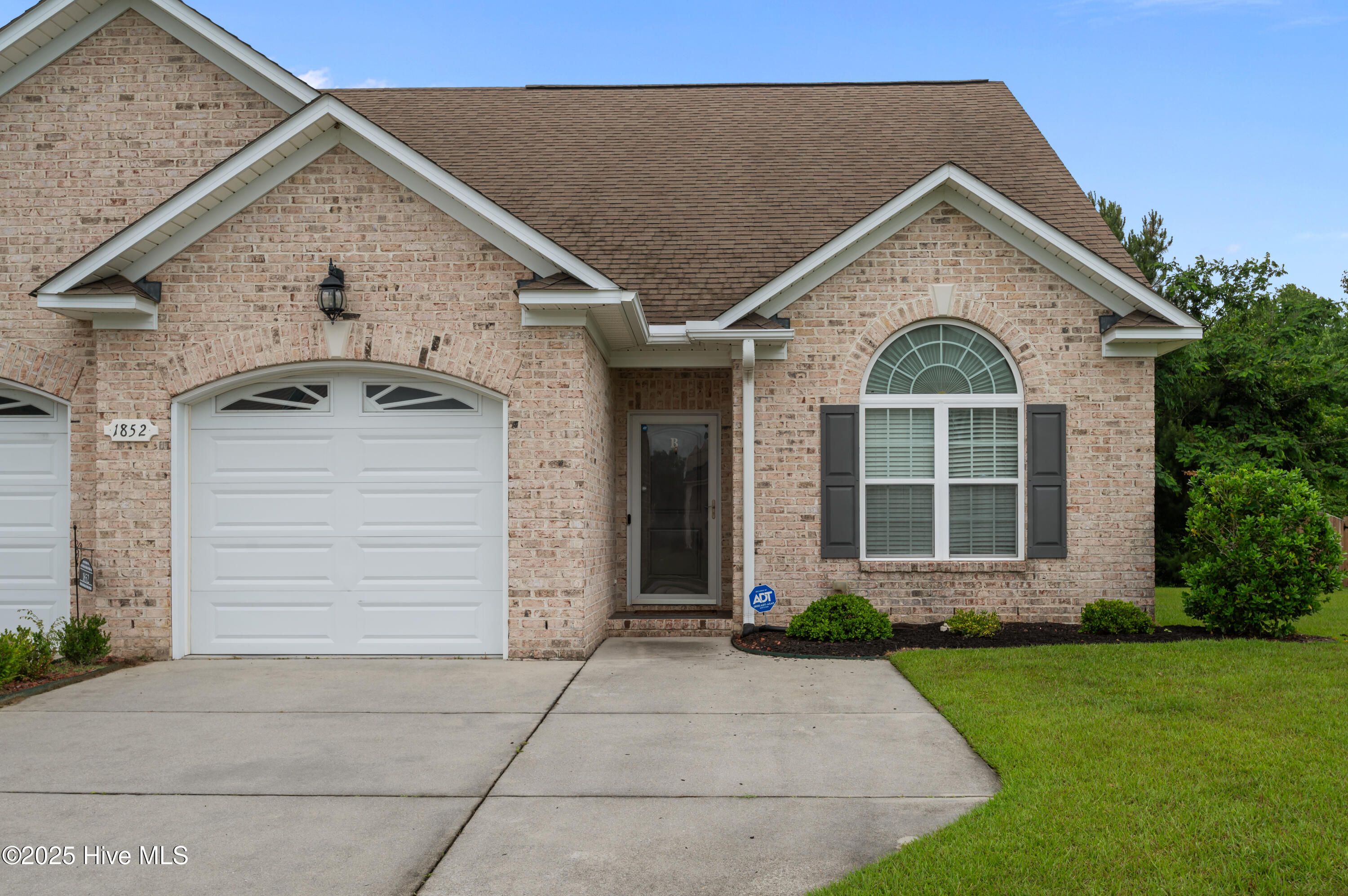 1852 Cambria Drive B Property Photo