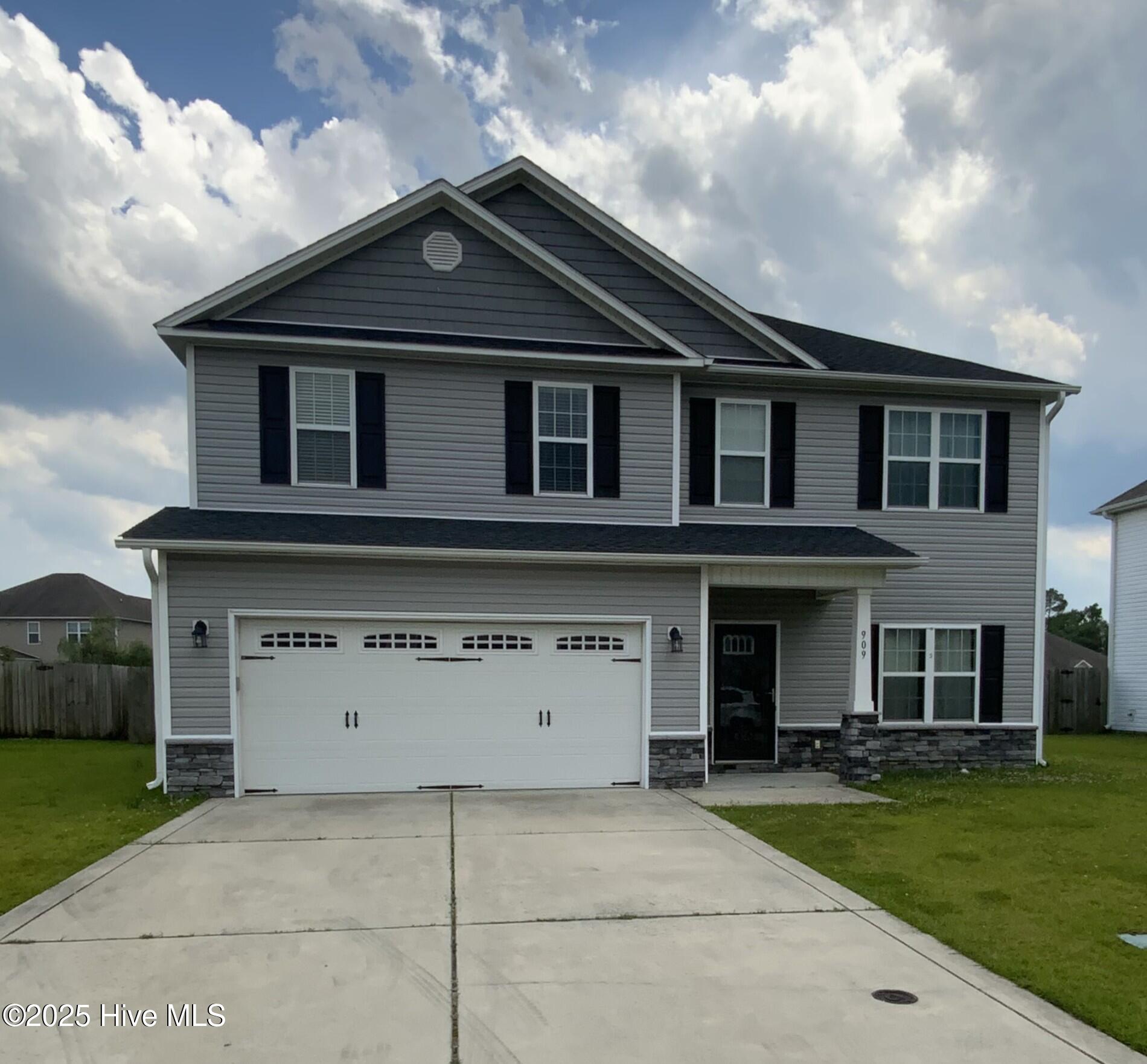 909 Roswell Lane Property Photo