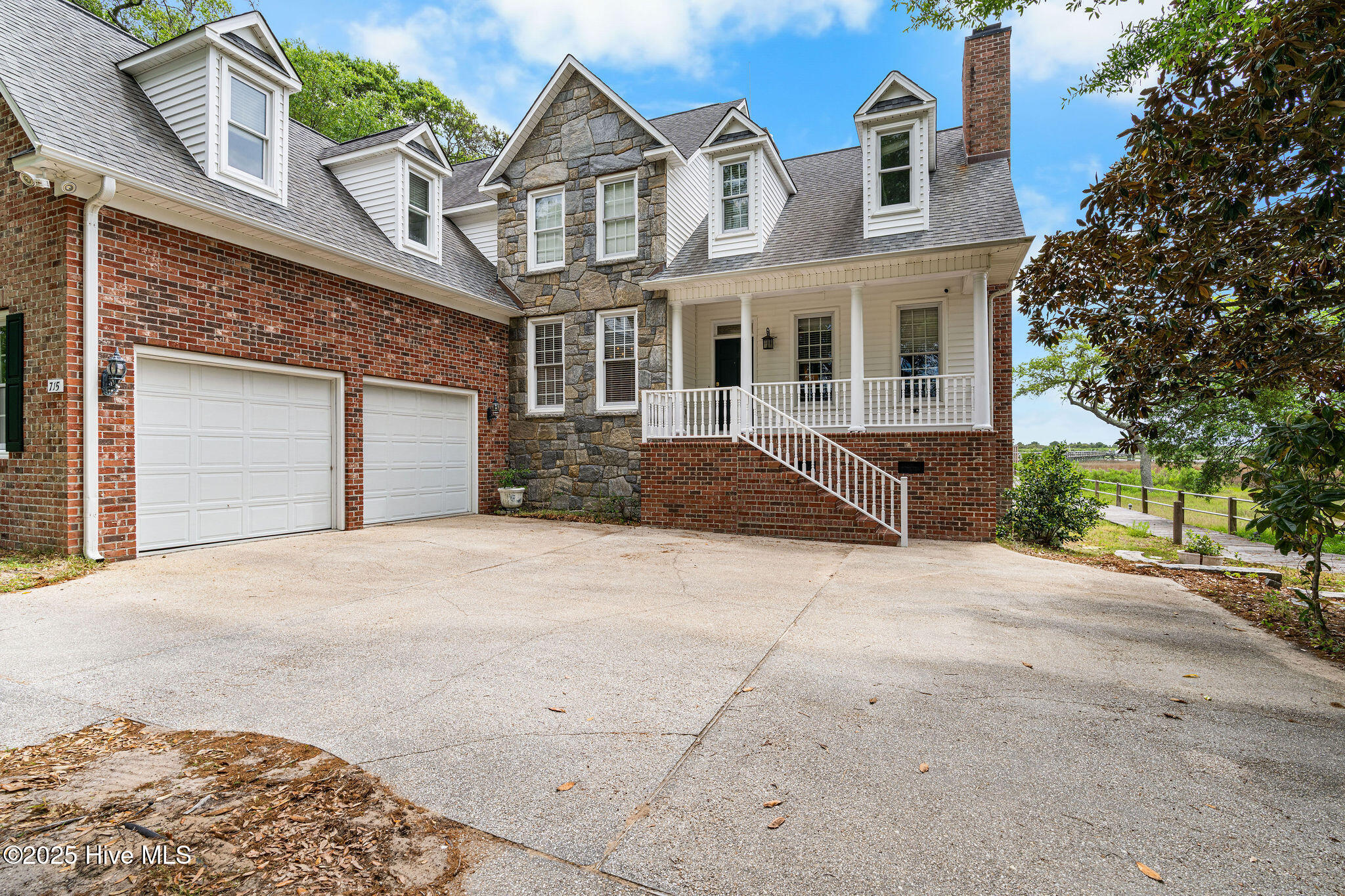 715 Shoreline Drive Property Photo