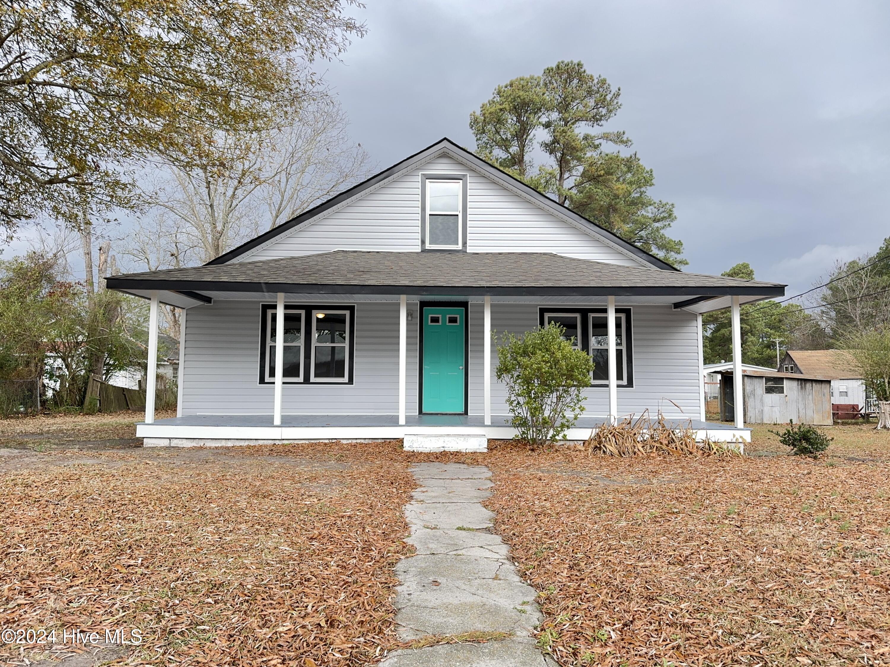 909 4th Street Property Photo