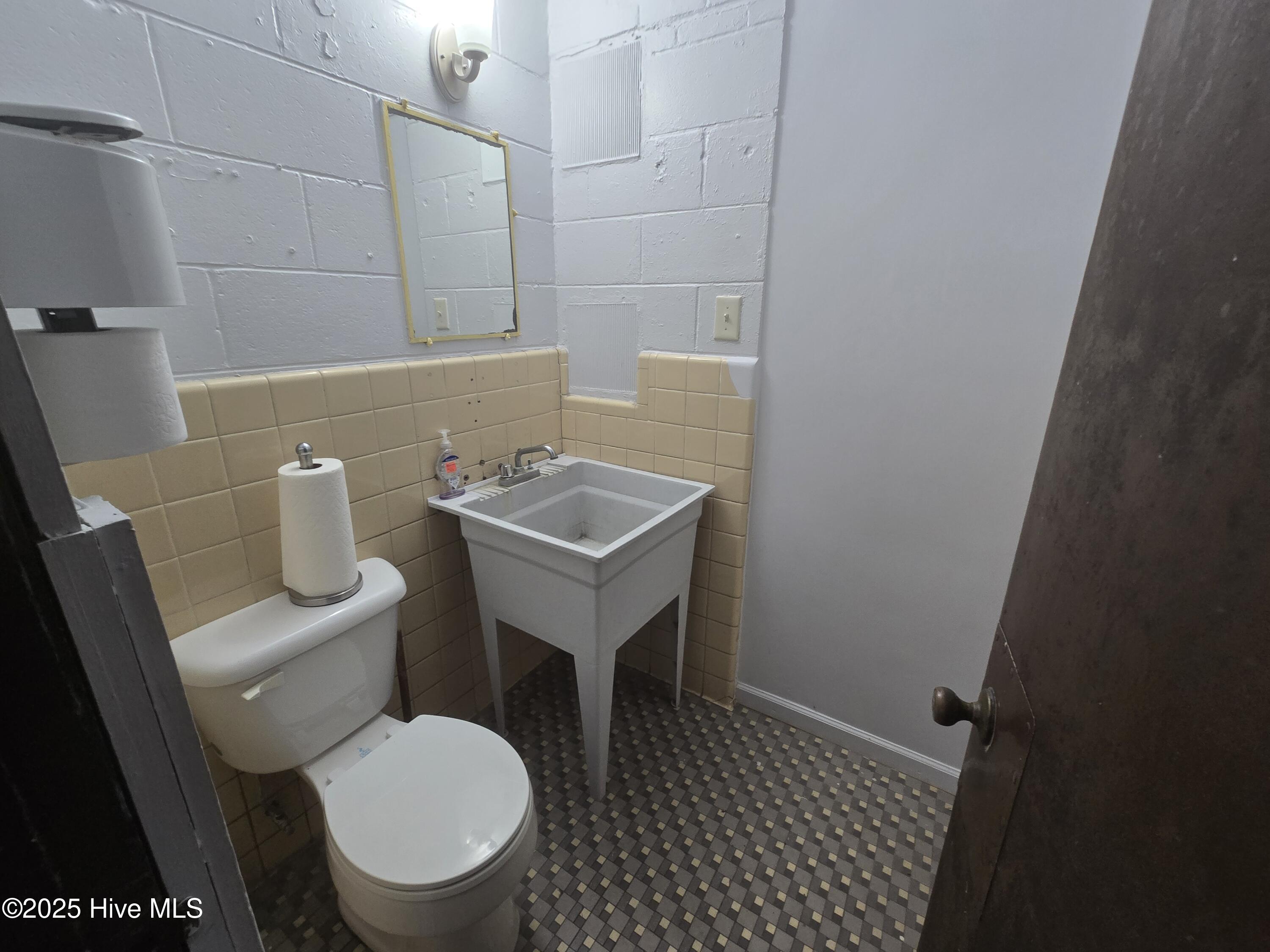 2329 Lejeune Boulevard Property Photo 22