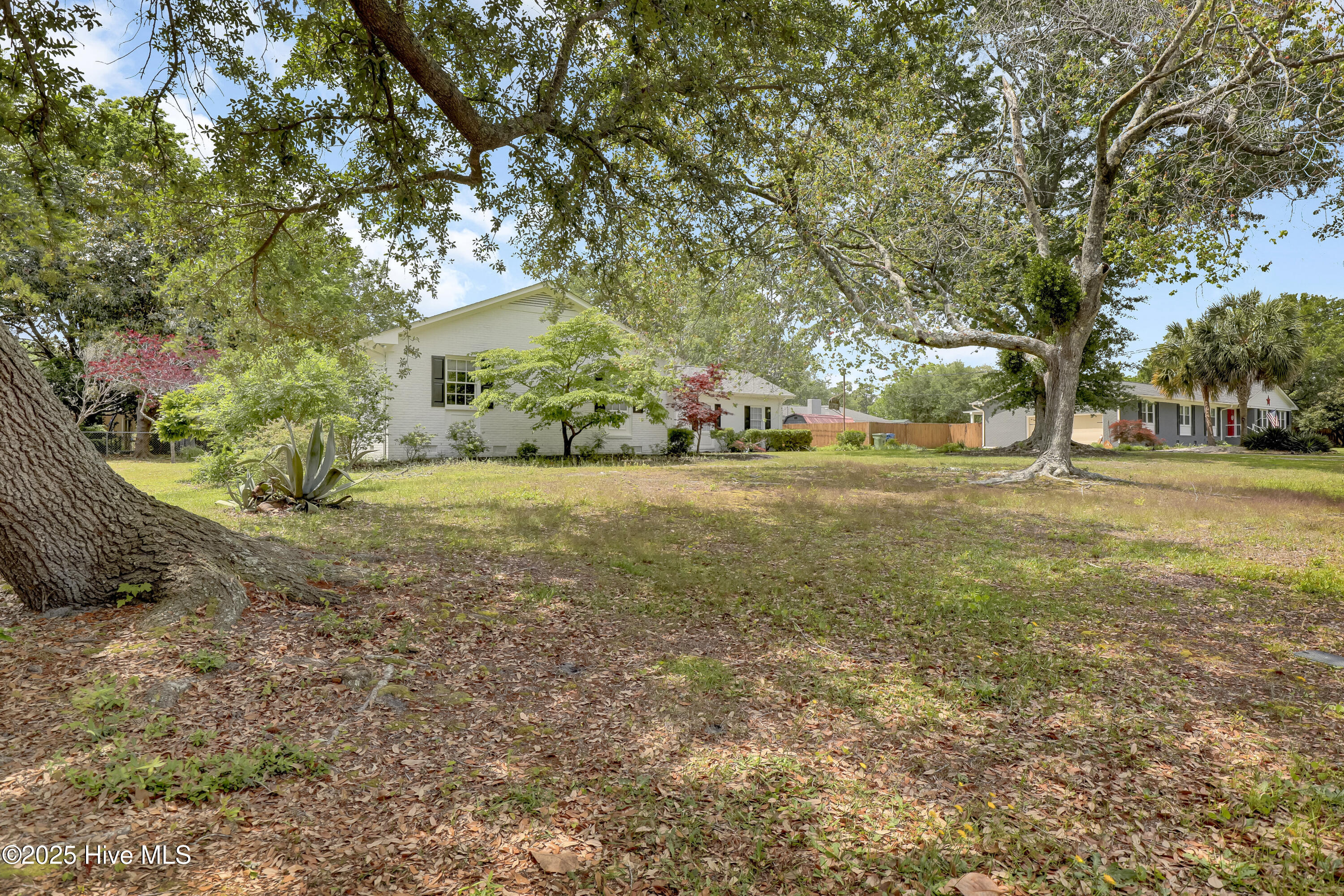 914 Greenhowe Drive Property Photo