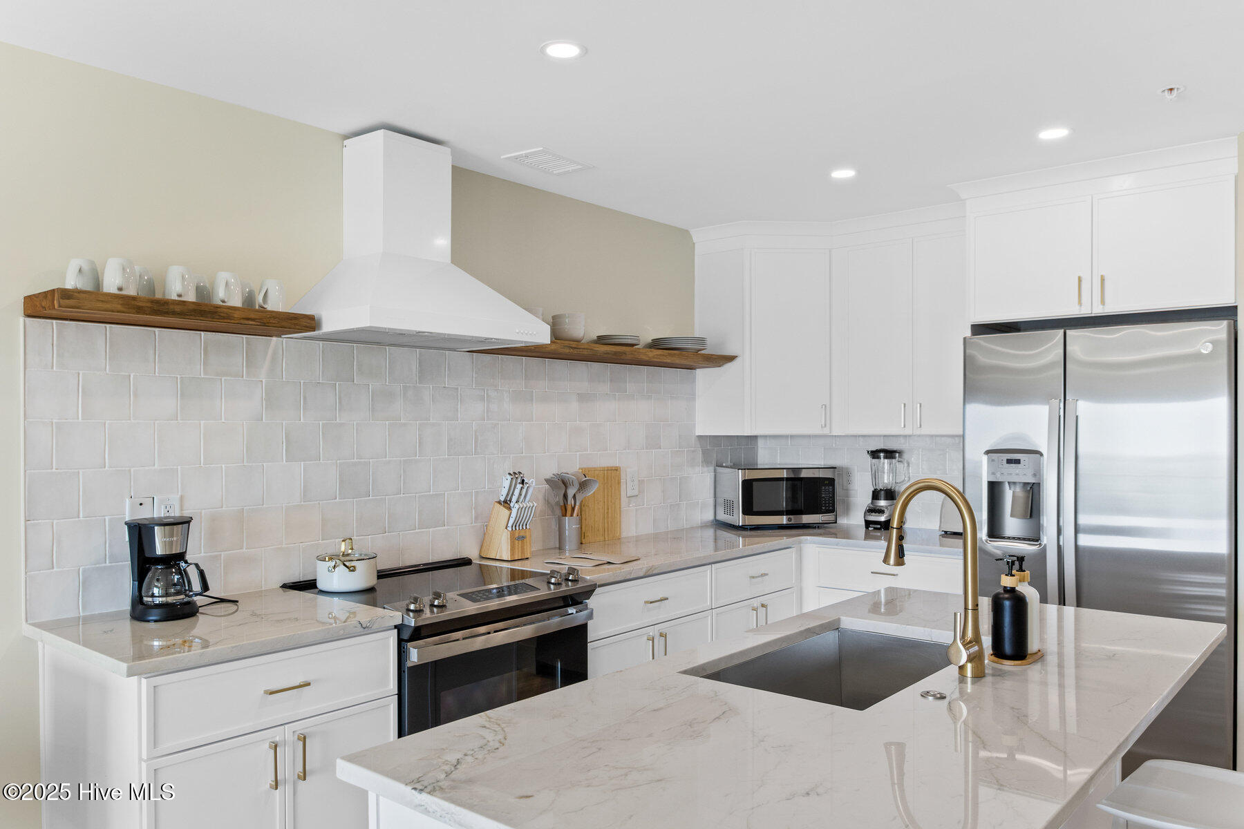 1800 Canal Drive 202 Property Photo 7