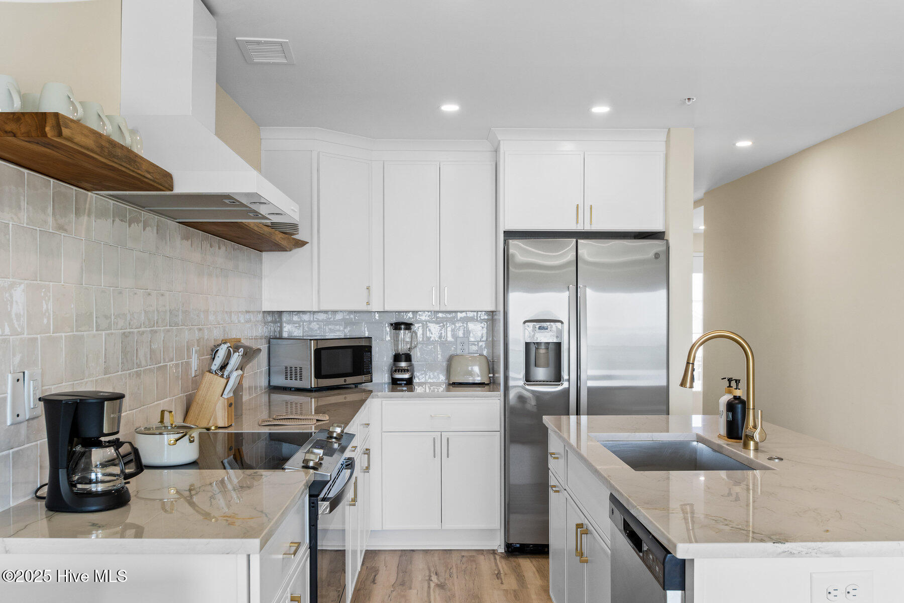 1800 Canal Drive 202 Property Photo 8