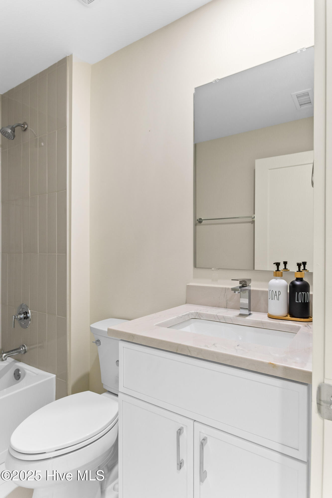 1800 Canal Drive 202 Property Photo 21