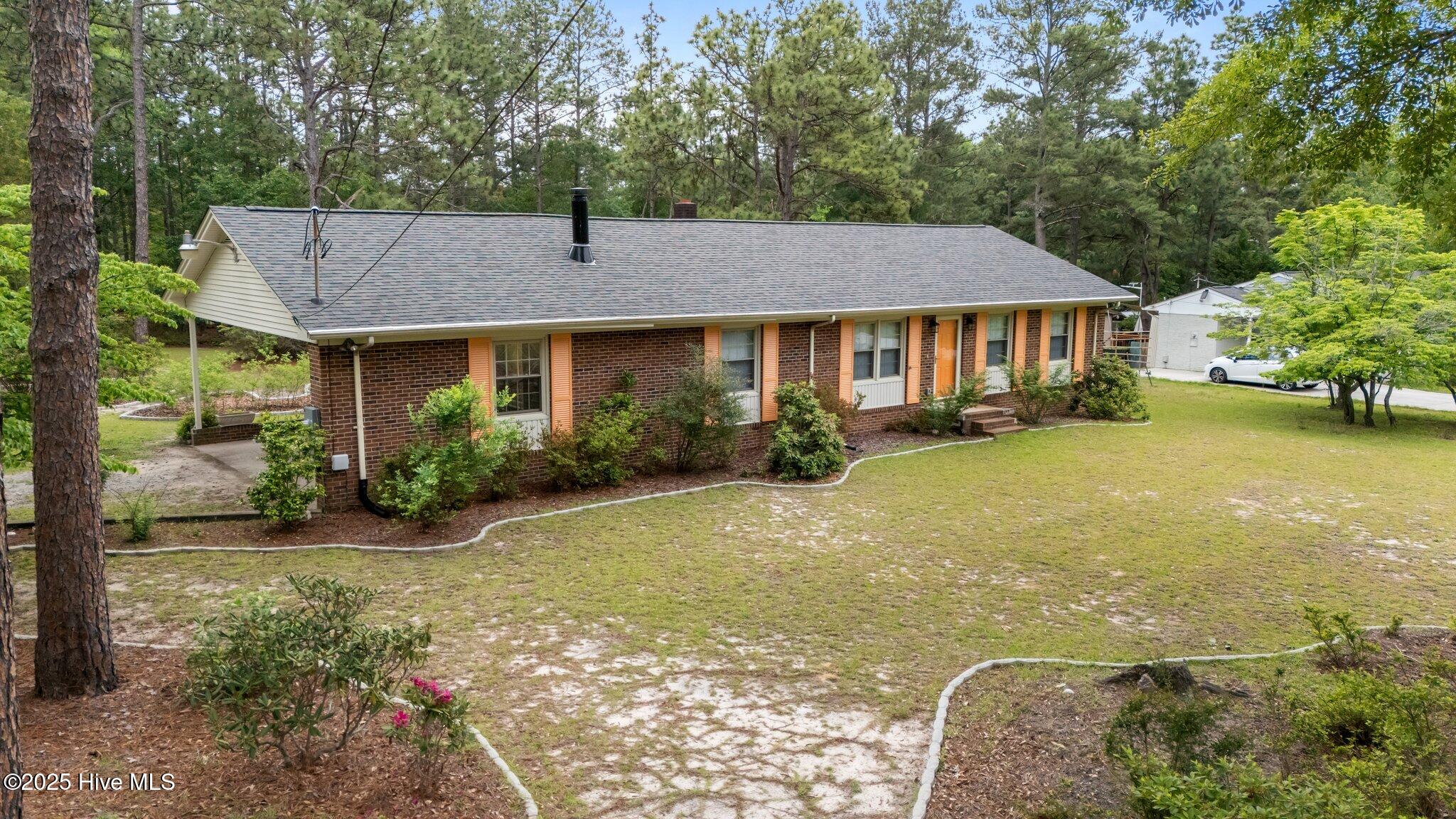 1504 Eastview Drive Property Photo 3