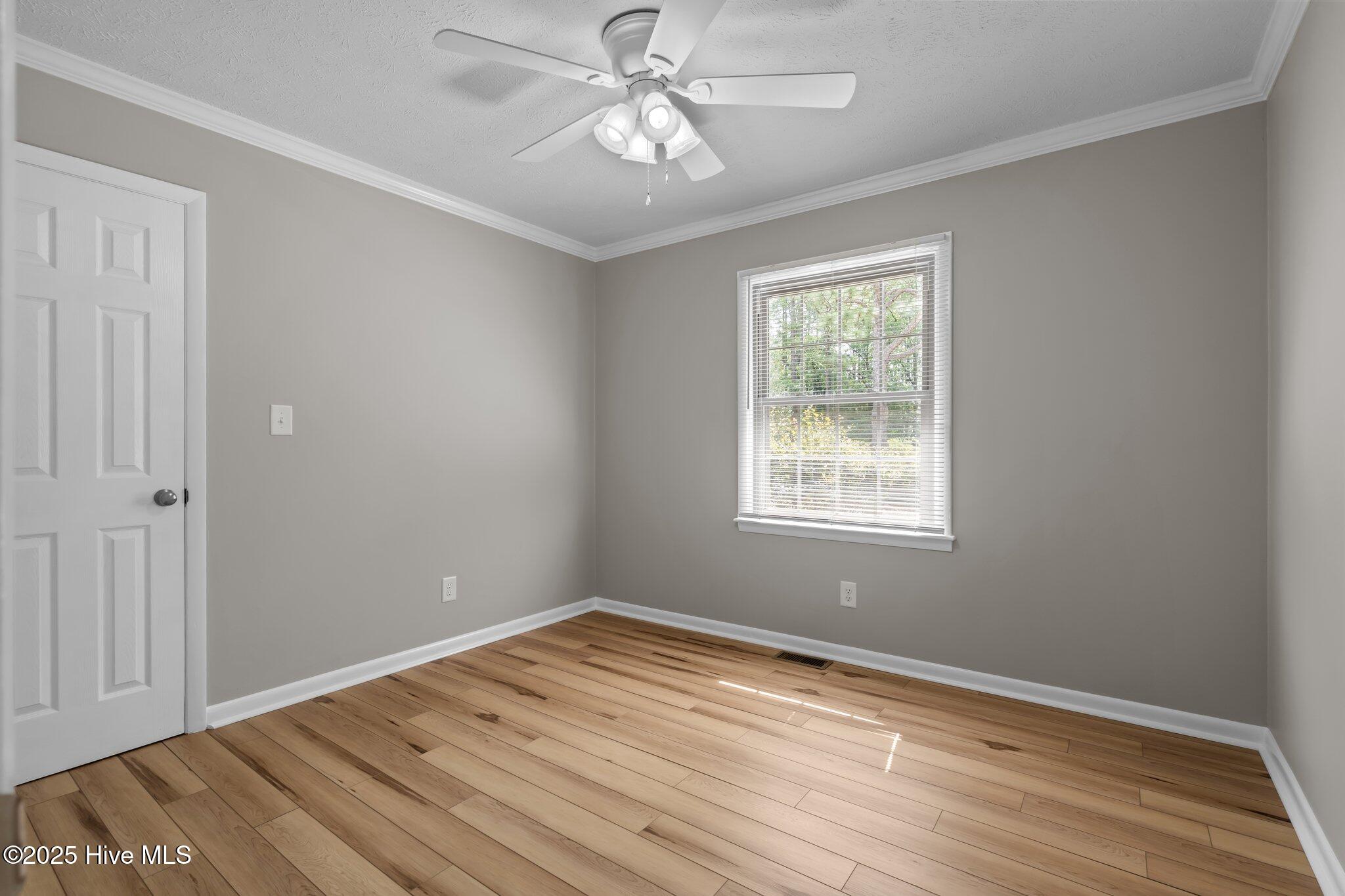 1504 Eastview Drive Property Photo 28
