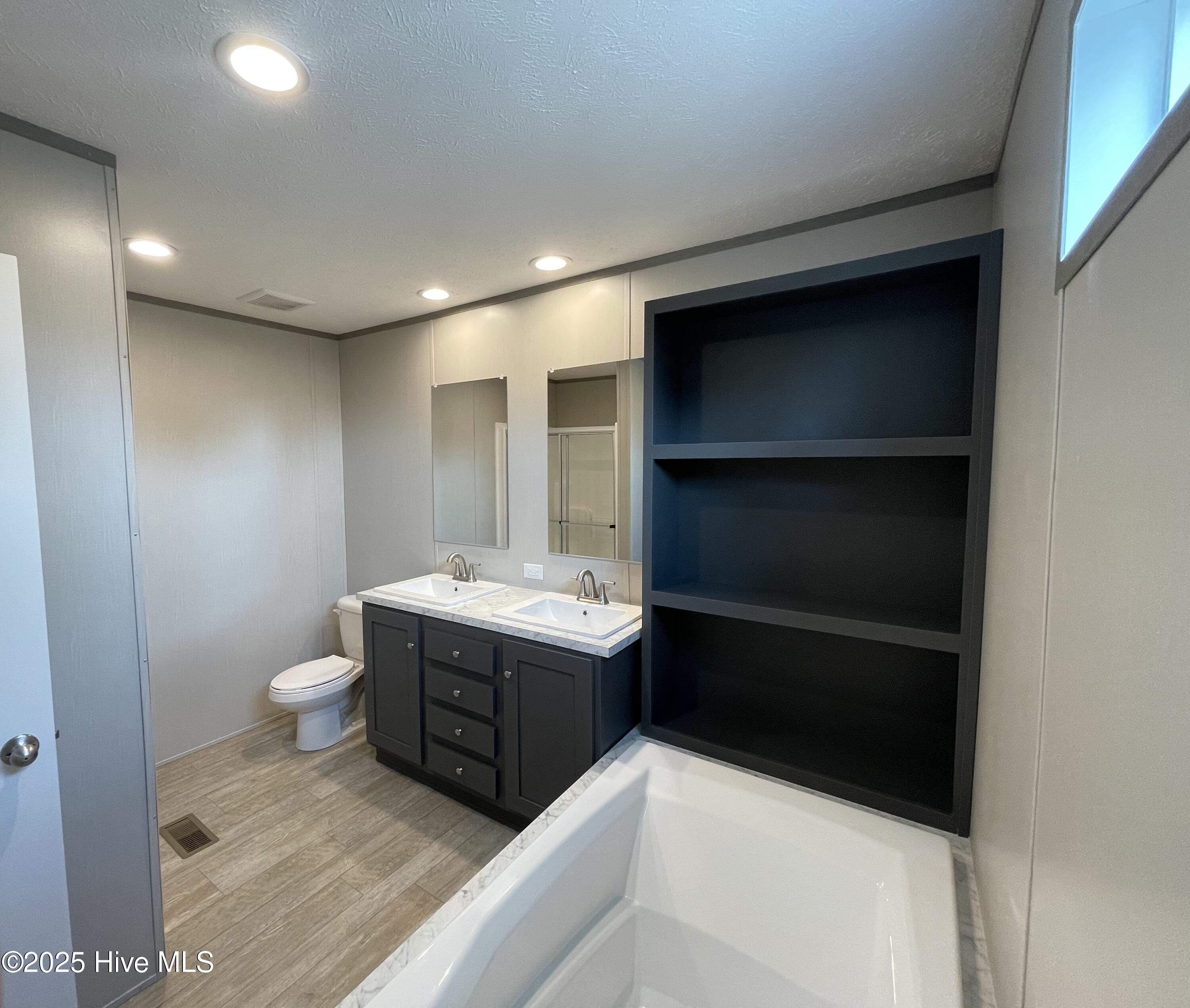 2382 Summer Place Drive Property Photo 15