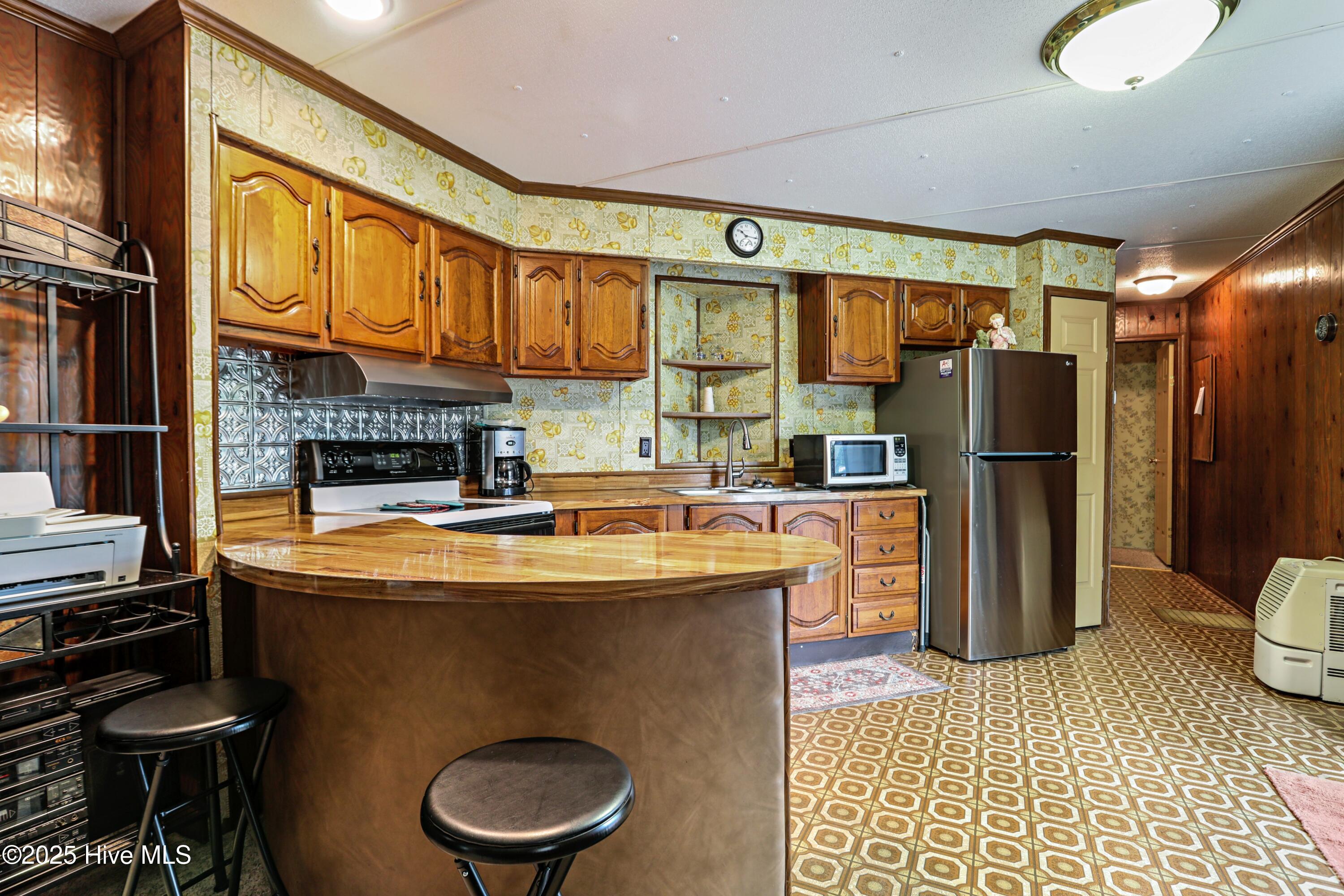 4676 Southgate Boulevard Property Photo 8
