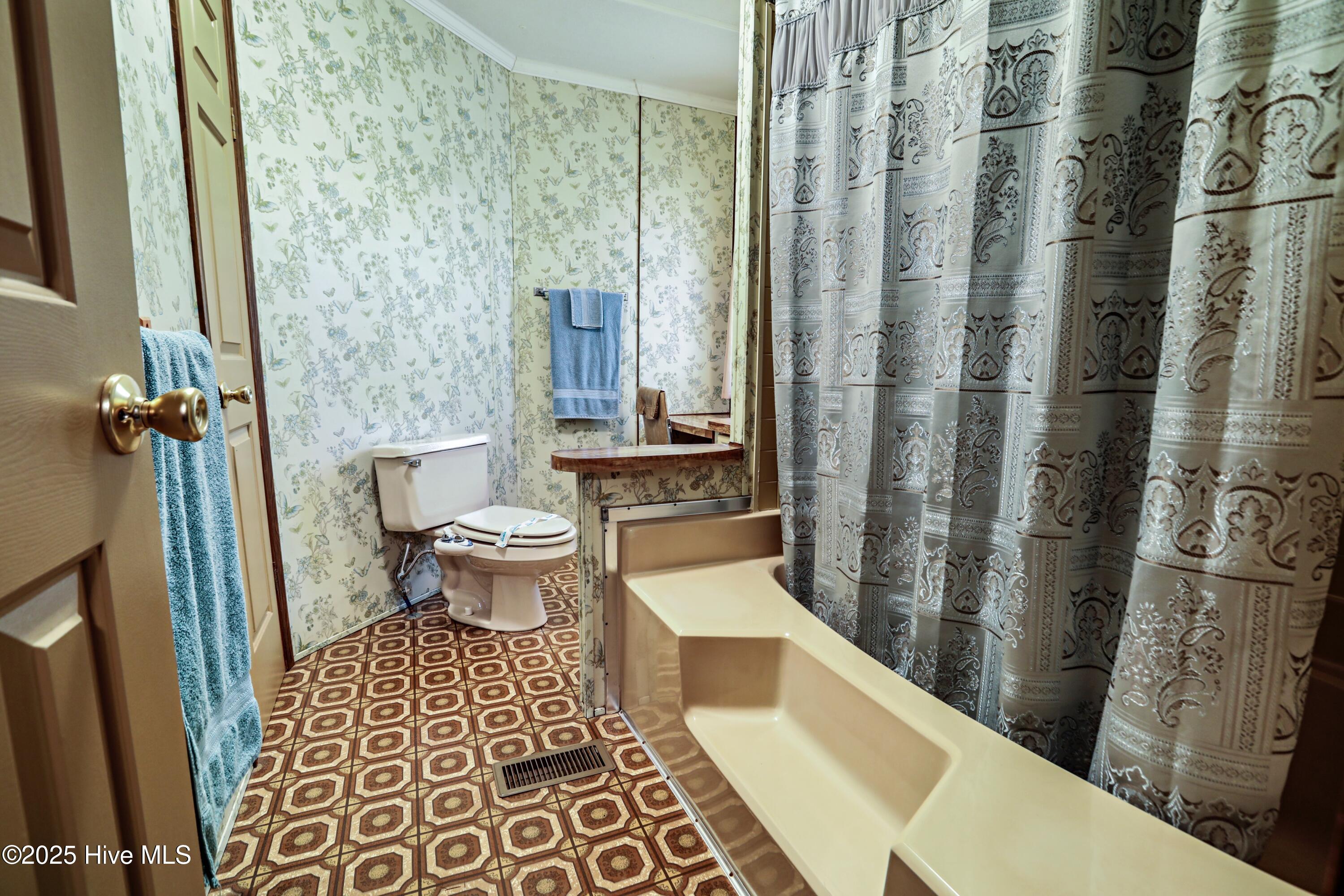 4676 Southgate Boulevard Property Photo 15
