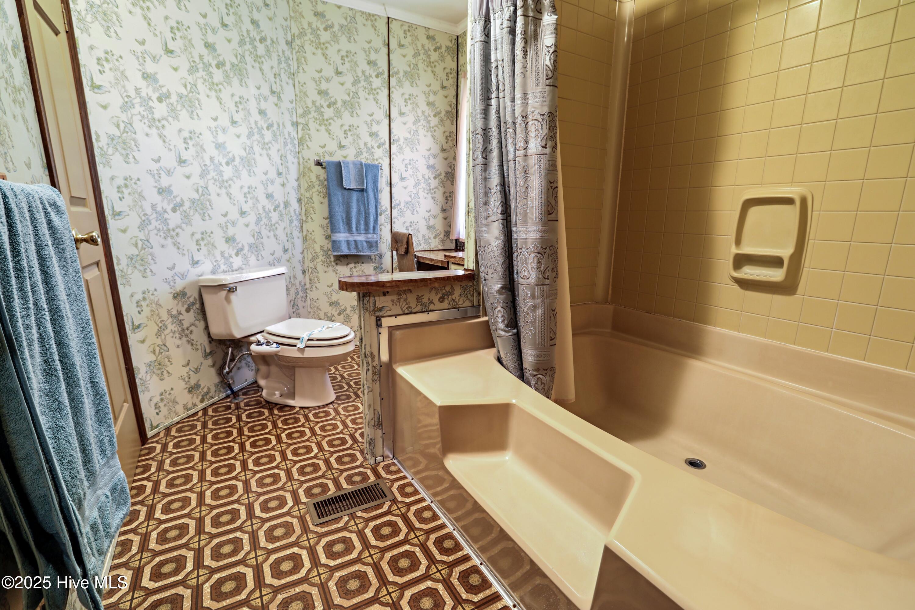 4676 Southgate Boulevard Property Photo 17