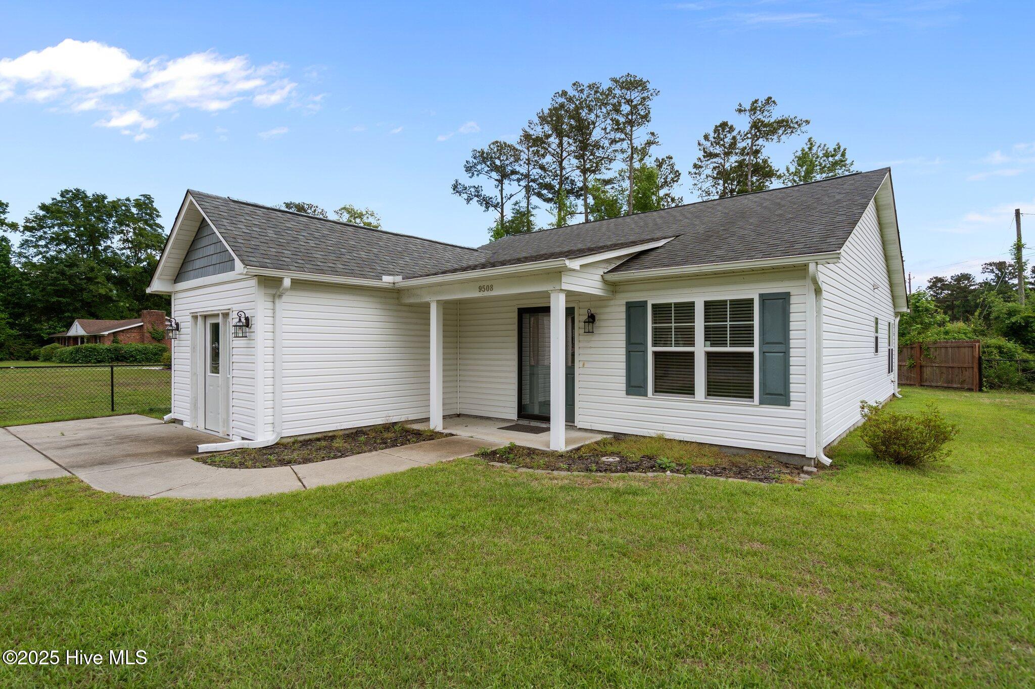 9508 Blake Circle Property Photo 2