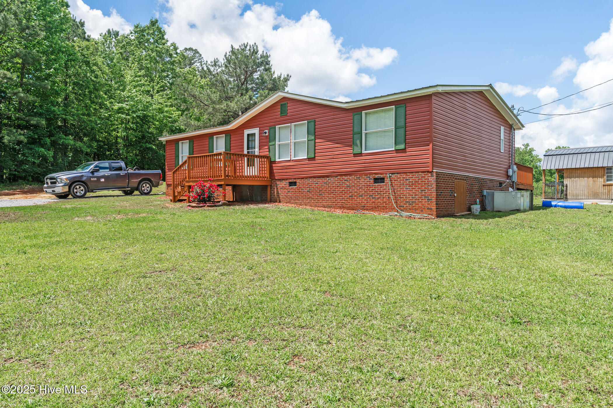 137 Hollywood Lane Property Photo