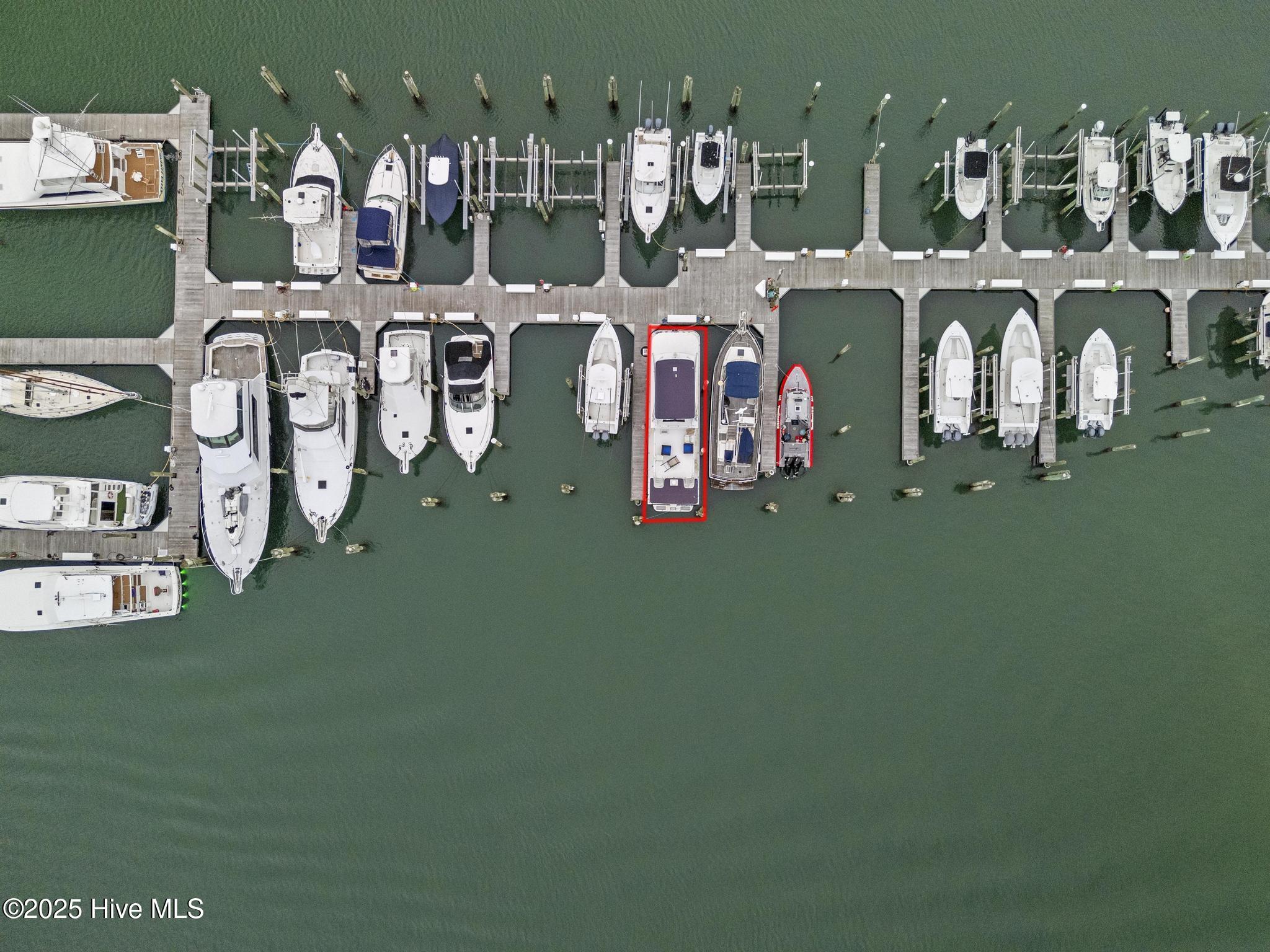 100 Olde Towne Yacht B11 Property Photo