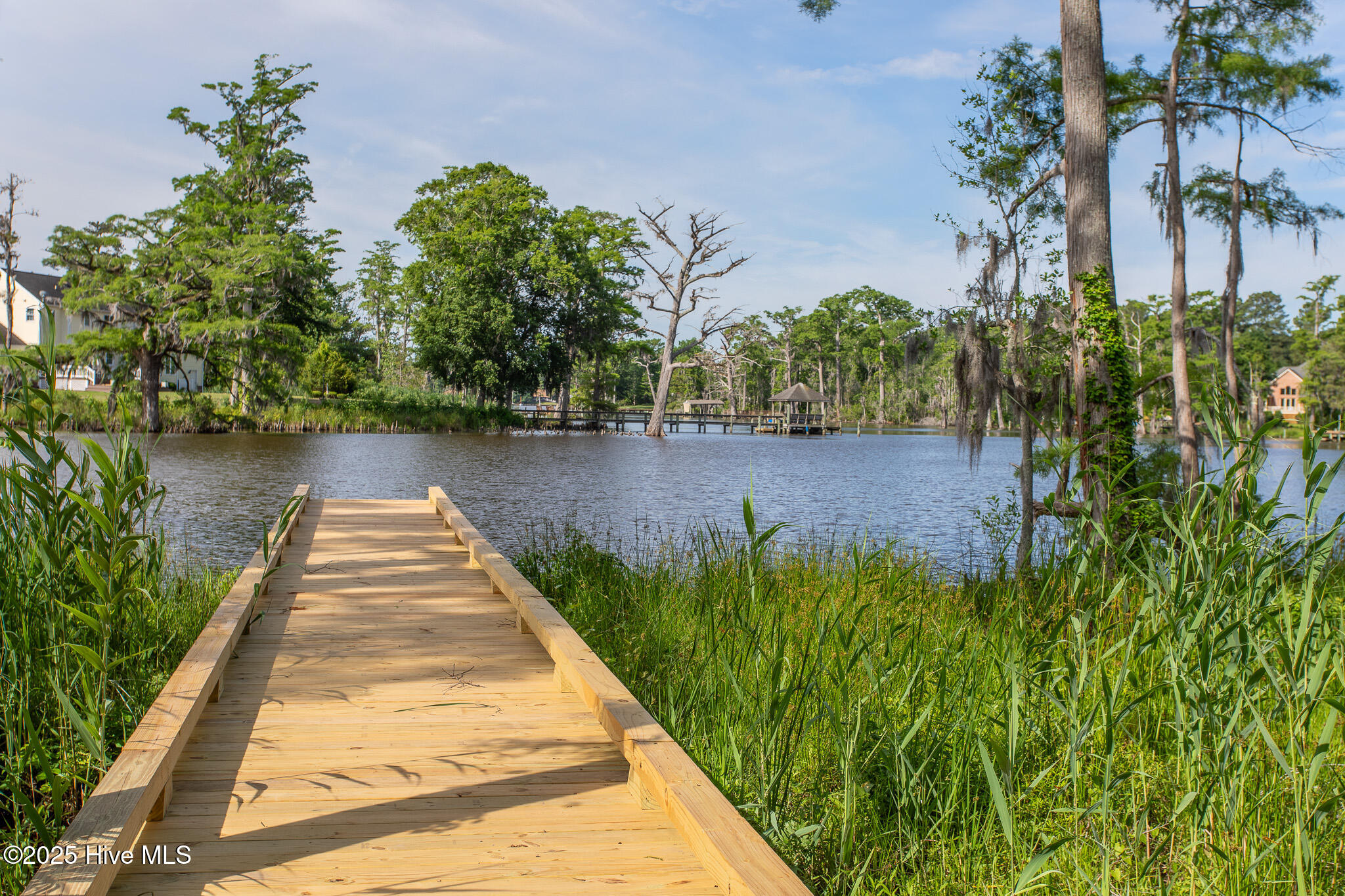 304 Megan Loop Property Photo 1