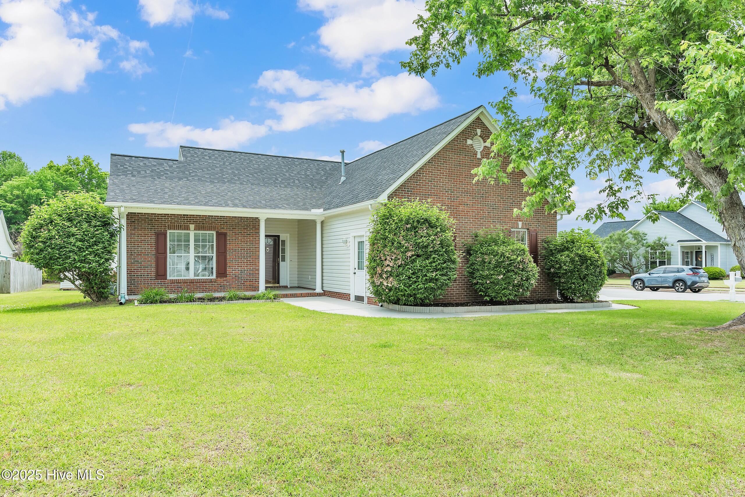 302 Fairmont Lane Property Photo 1