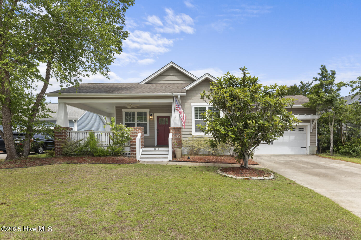 1213 Daisy Court Property Photo 1