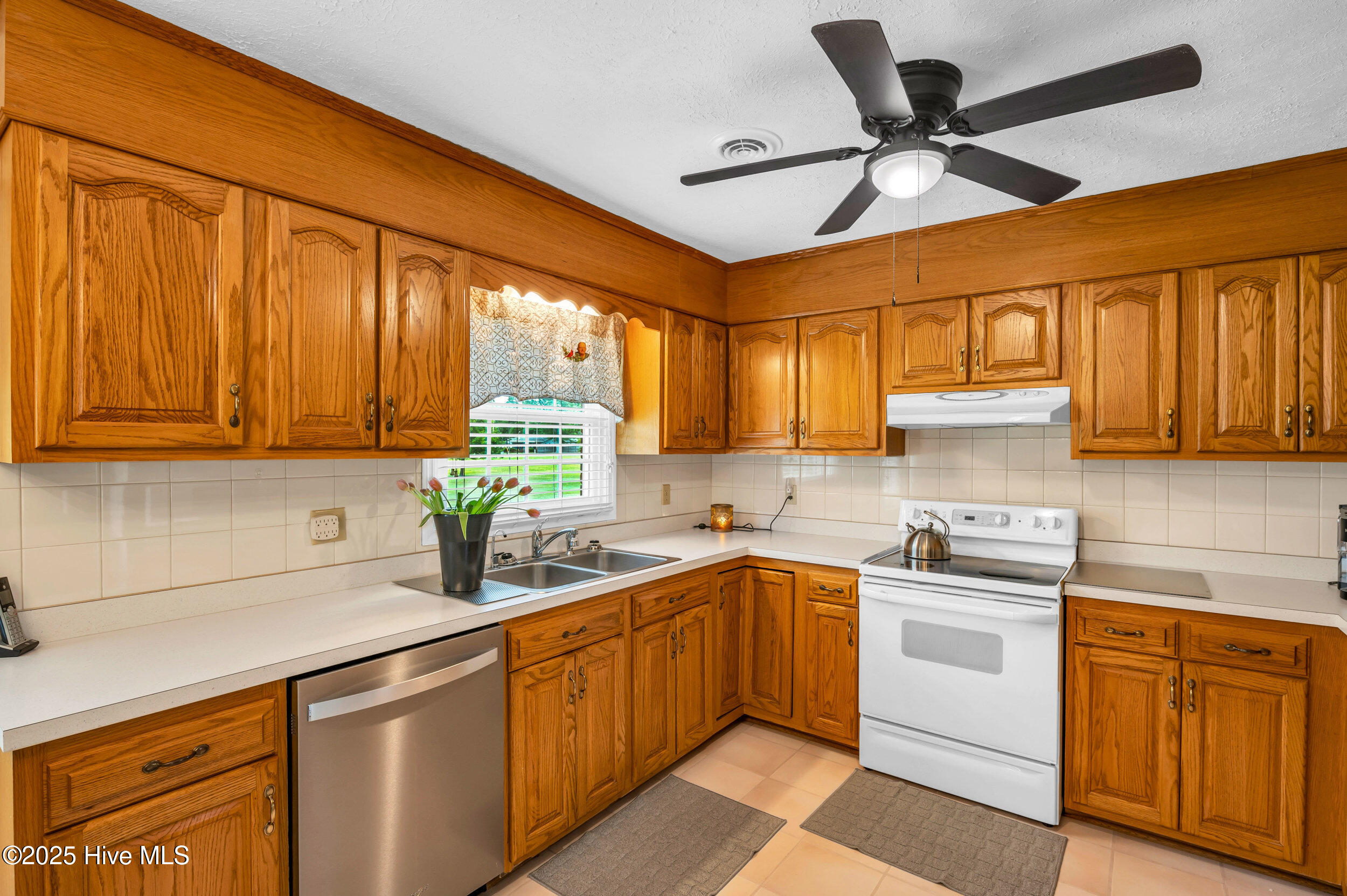 506 Dew Oil Plant Road Property Photo 13