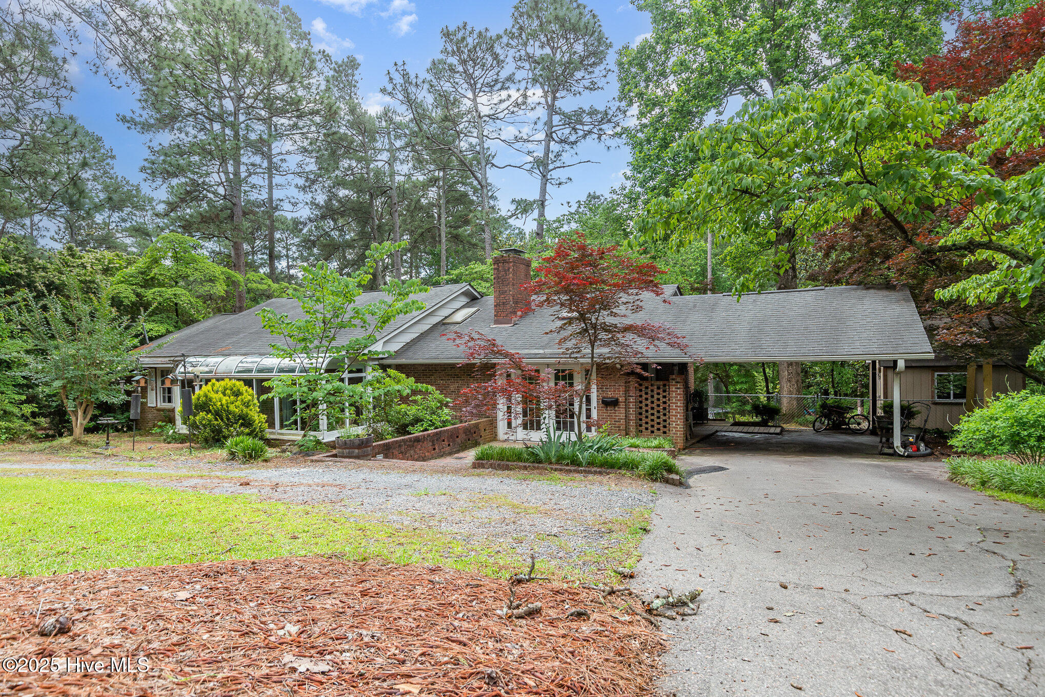 306 Selkirk Trail Property Photo