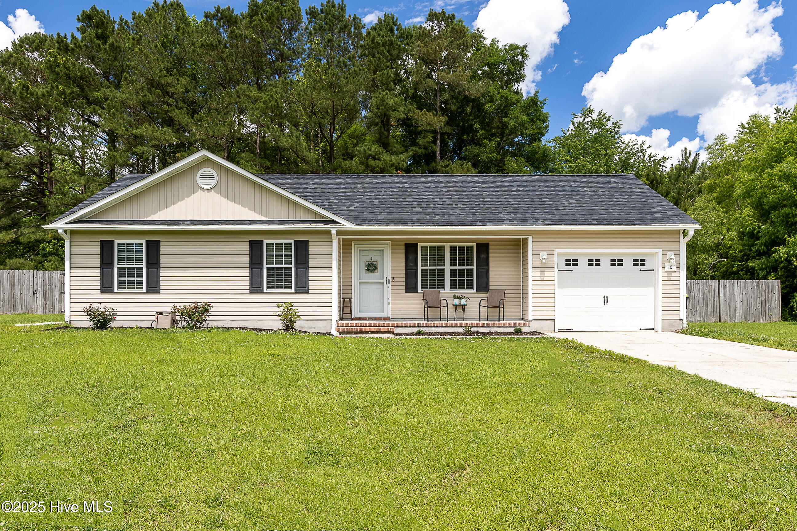 101 Woodbury Farm Drive Property Photo