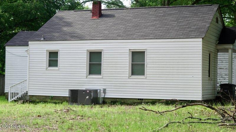 905 Pender Street Property Photo 3