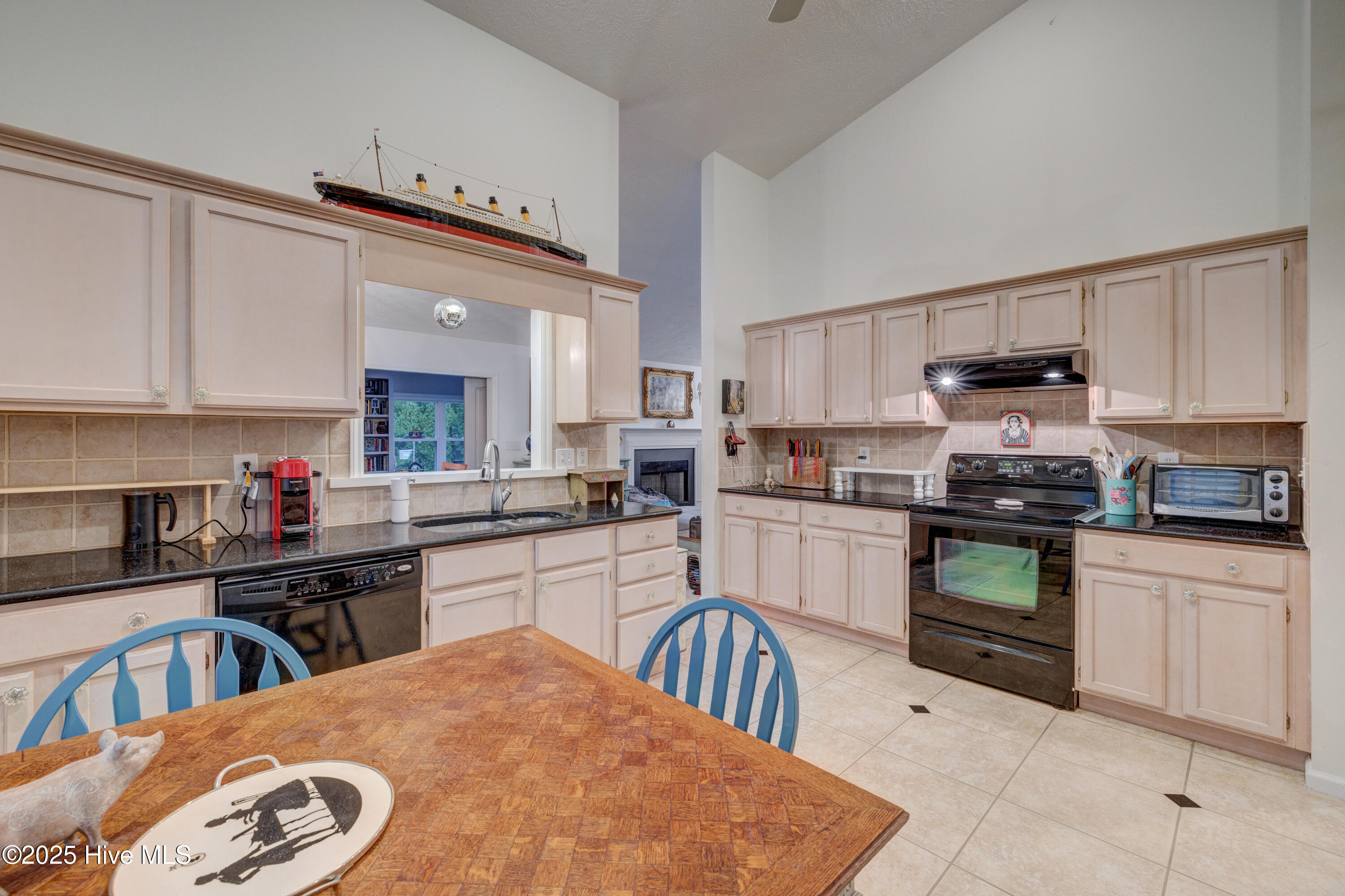 3508 Whispering Pines Court Property Photo 8