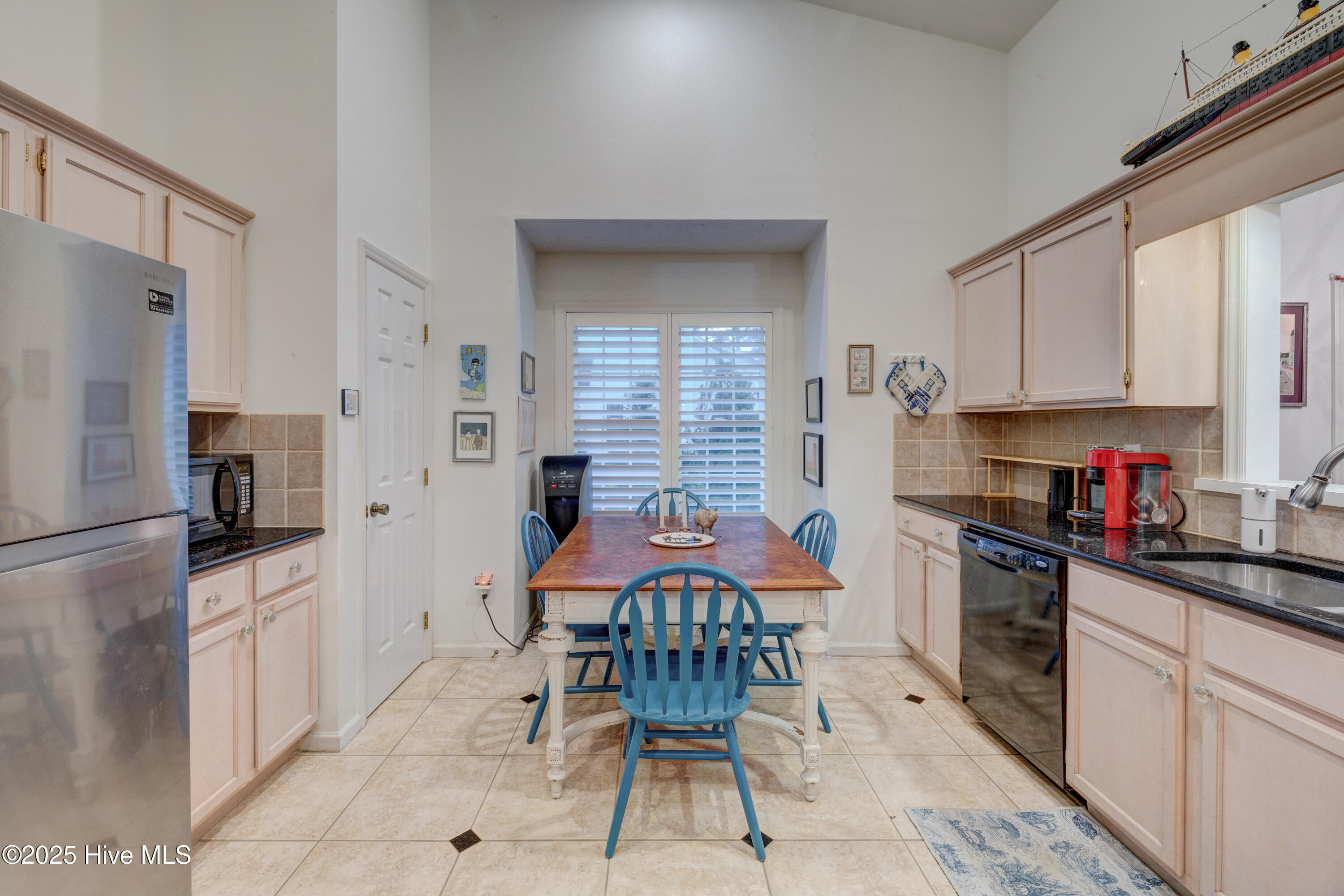 3508 Whispering Pines Court Property Photo 9
